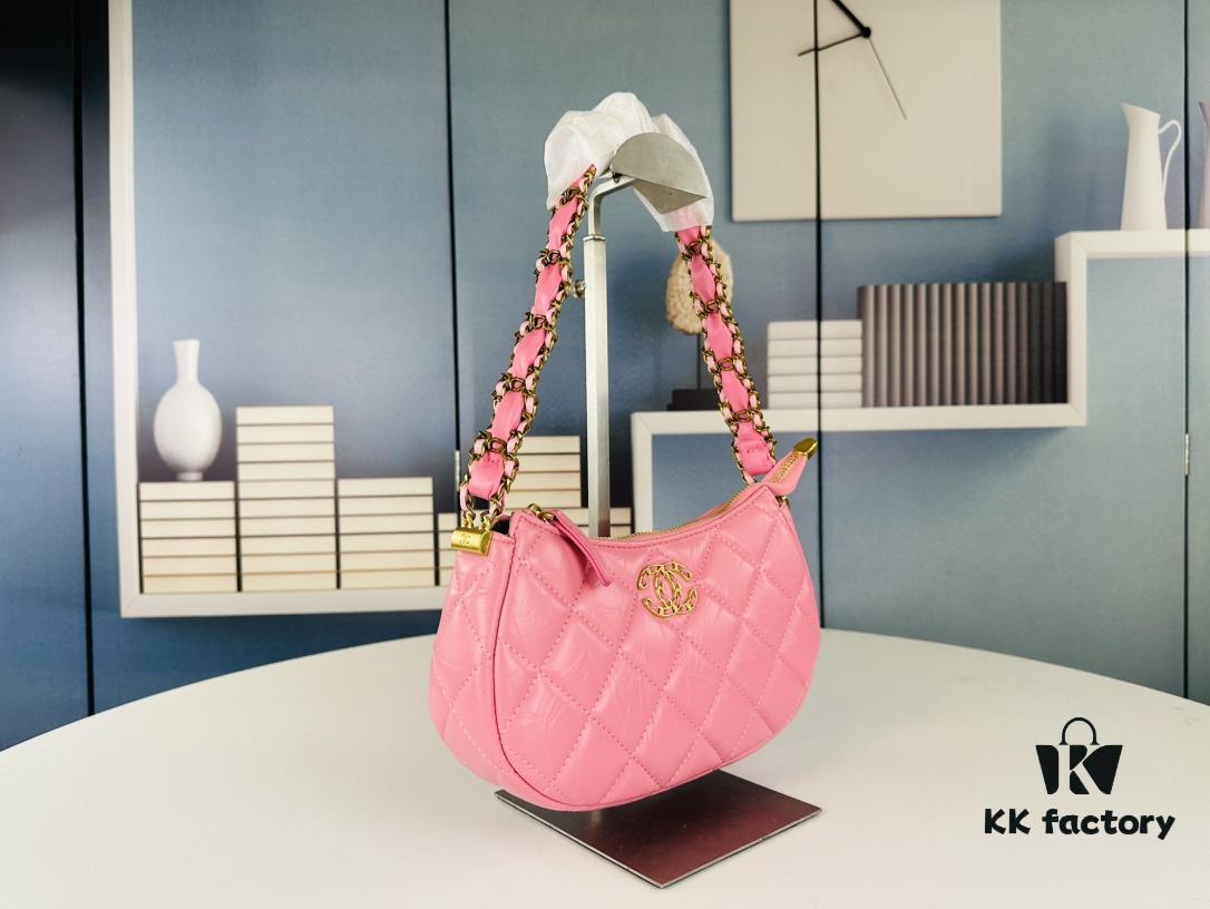 693042dcf09edb6de4c4da39 New Chanel 23K | This Season's Must-Have Hobo Shoulder Bag