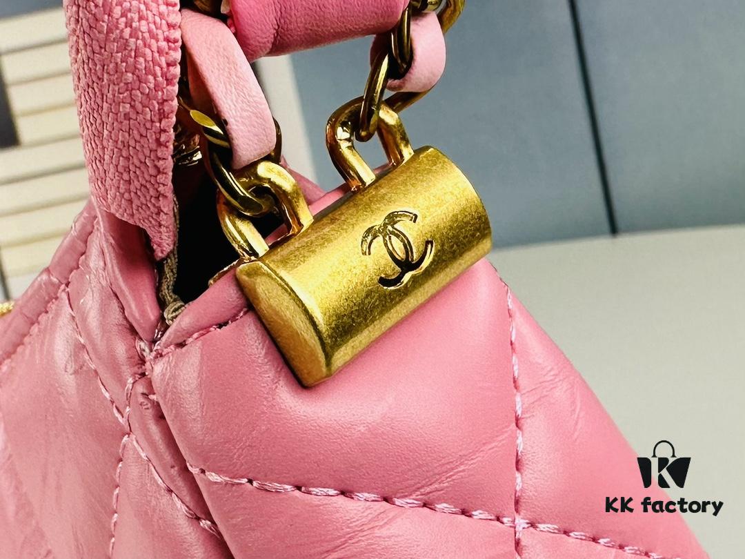 693042ddf09edb6de4c4da3a New Chanel 23K | This Season's Must-Have Hobo Shoulder Bag