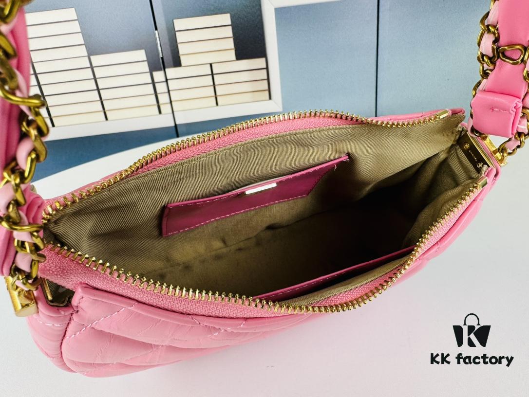 693042dff09edb6de4c4da3e New Chanel 23K | This Season's Must-Have Hobo Shoulder Bag