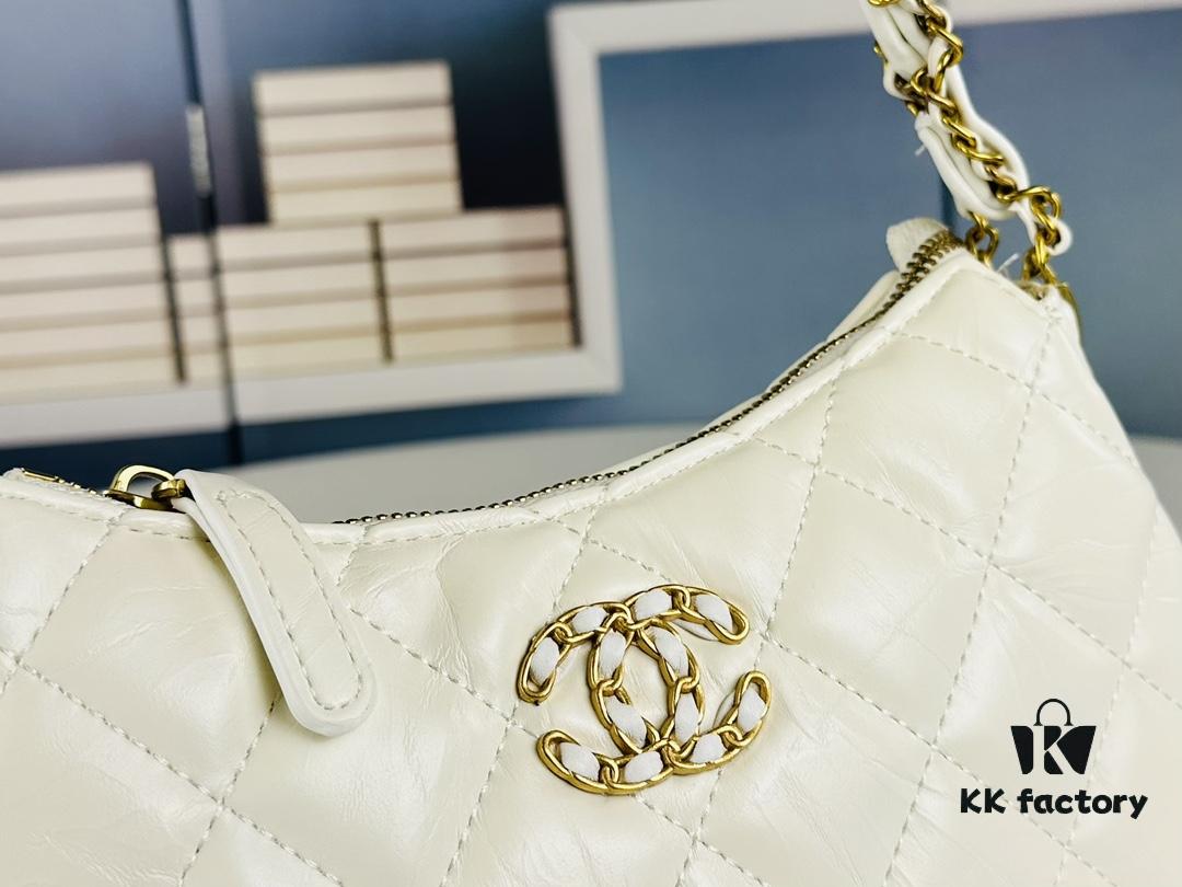 693042e1f09edb6de4c4da3f New Chanel 23K | This Season's Must-Have Hobo Shoulder Bag