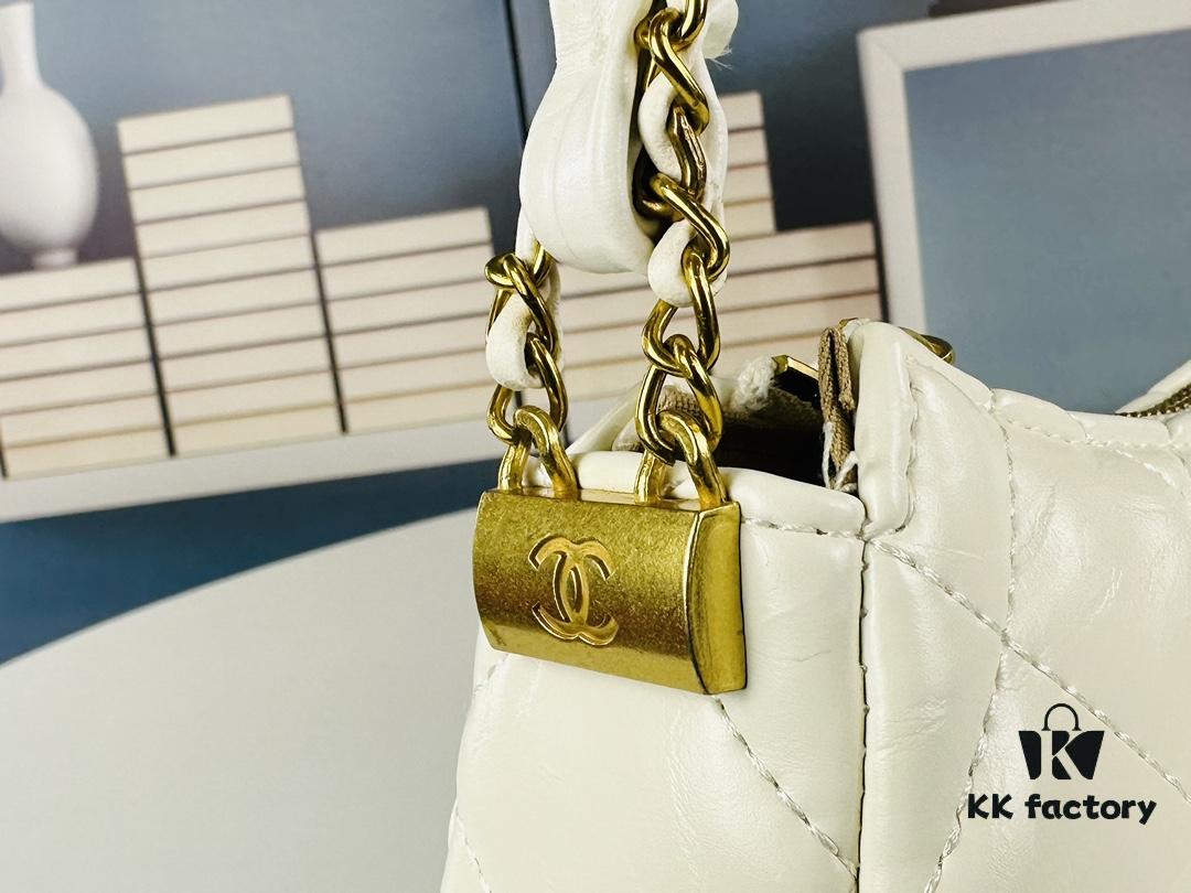 693042e2f09edb6de4c4da41 New Chanel 23K | This Season's Must-Have Hobo Shoulder Bag