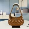 693042edf09edb6de4c4da52 New Chanel 23K | The Must-Buy Hobo Bag of the Season