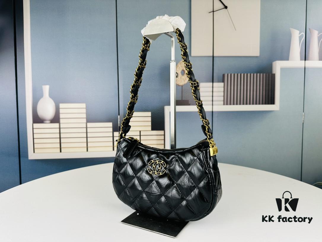 693042f1f09edb6de4c4da56 New Chanel 23K | This Season's Must-Have Hobo Shoulder Bag