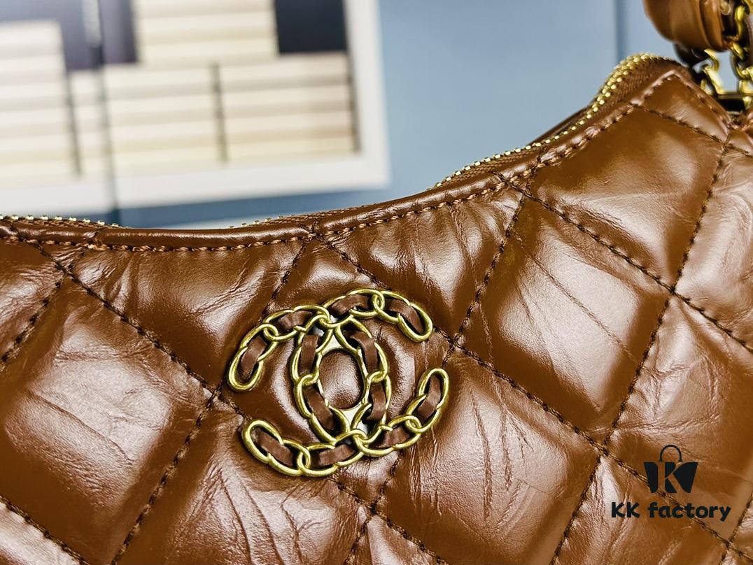 693042f1f09edb6de4c4da57 New Chanel 23K | The Must-Buy Hobo Bag of the Season