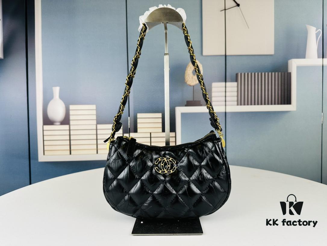 693042f2f09edb6de4c4da59 New Chanel 23K | This Season's Must-Have Hobo Shoulder Bag