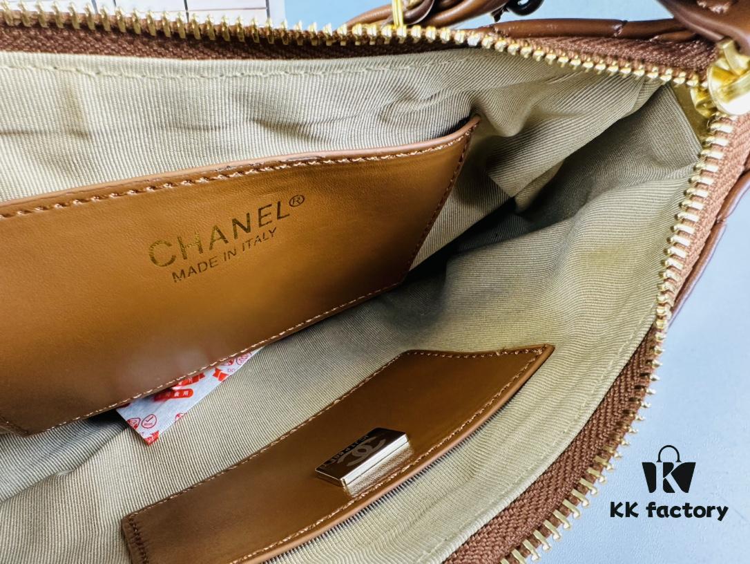693042f3f09edb6de4c4da5c New Chanel 23K | The Must-Buy Hobo Bag of the Season