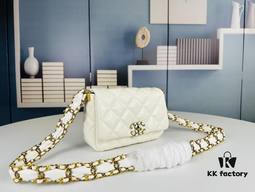 693042fff09edb6de4c4da6f New Arrival Today's Recommendation | Chanel 23k Thick Chain Square Flap Bag