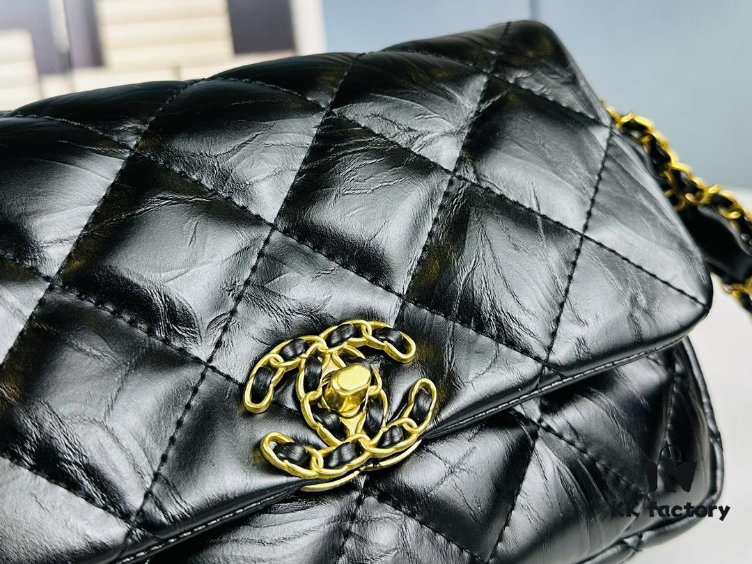 69304303f09edb6de4c4da76 New Arrival Today's Recommendation | Chanel 23k Chunky Chain Square Bag