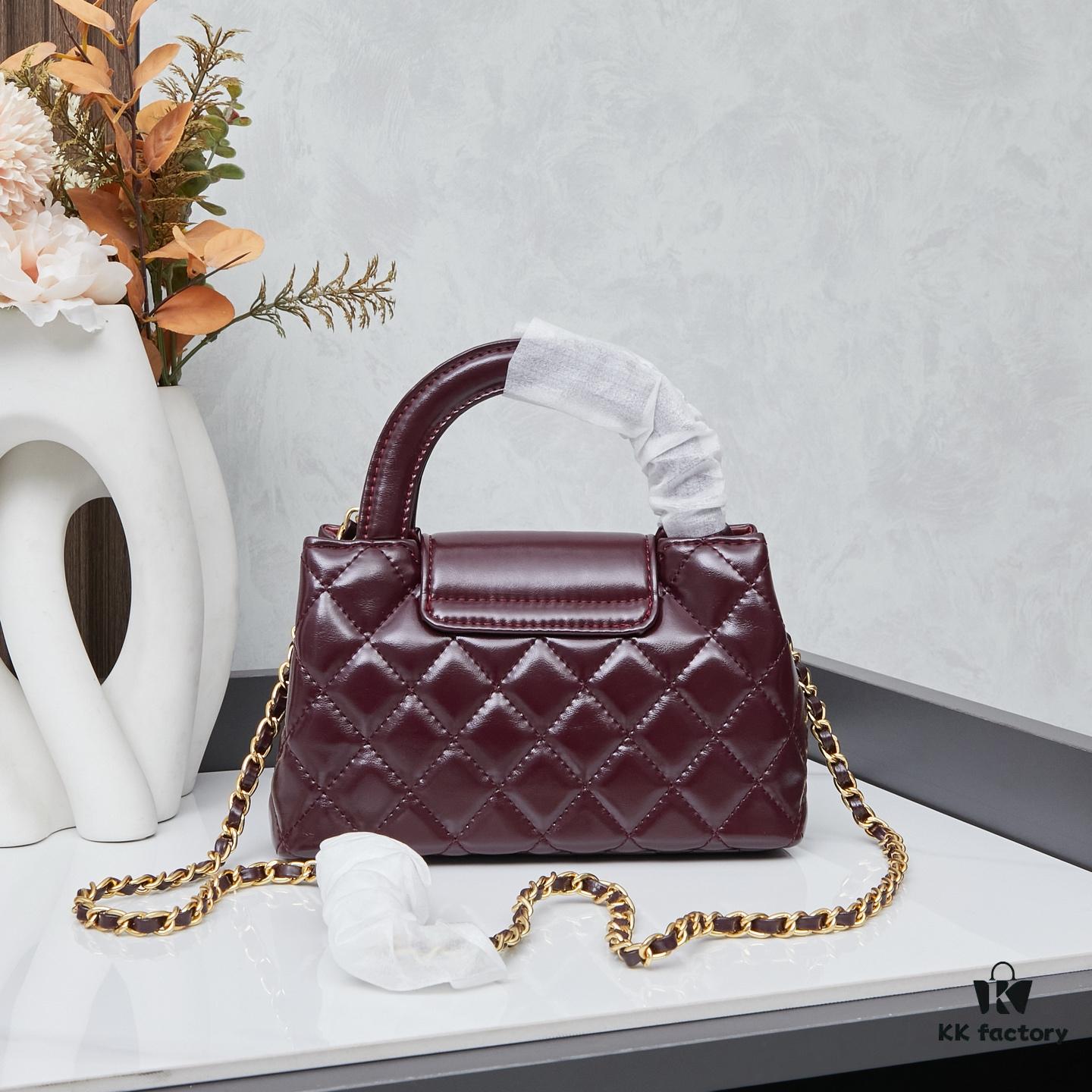 693043ddf09edb6de4c4db5d New CHANEL 23 Kelly Chain Bag with Box