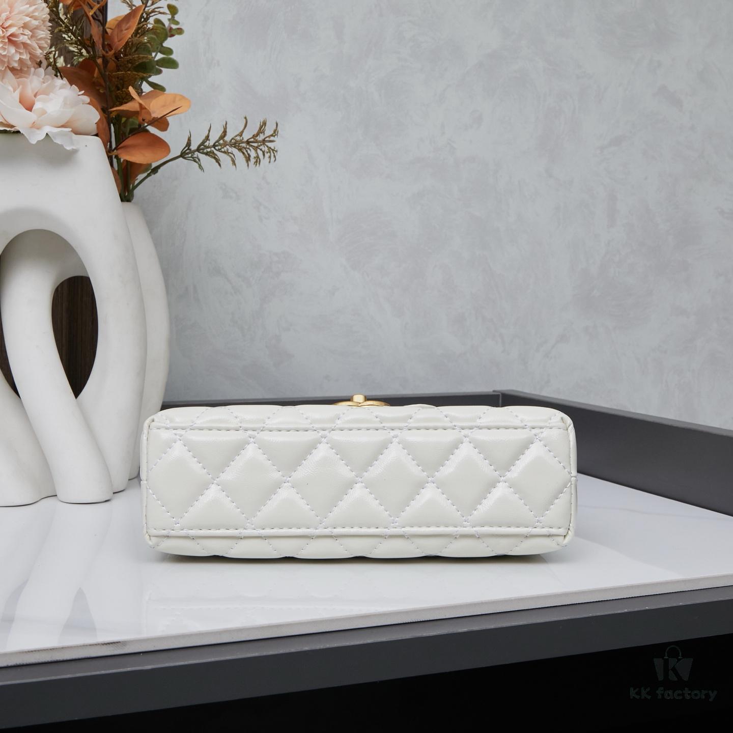 693043e6f09edb6de4c4db6b New Arrival with Box CHANEL 23 Kelly Chain Bag