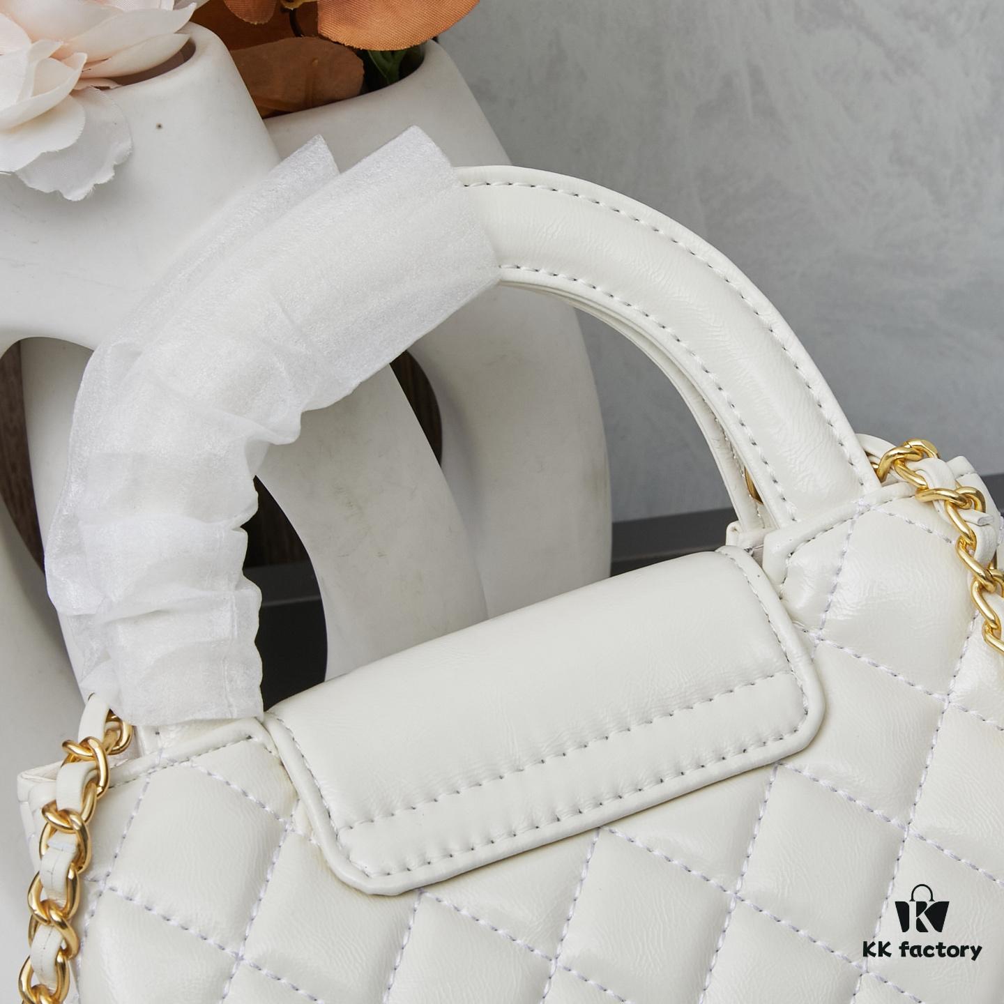 693043ebf09edb6de4c4db6f New Arrival with Box CHANEL 23 Kelly Chain Bag