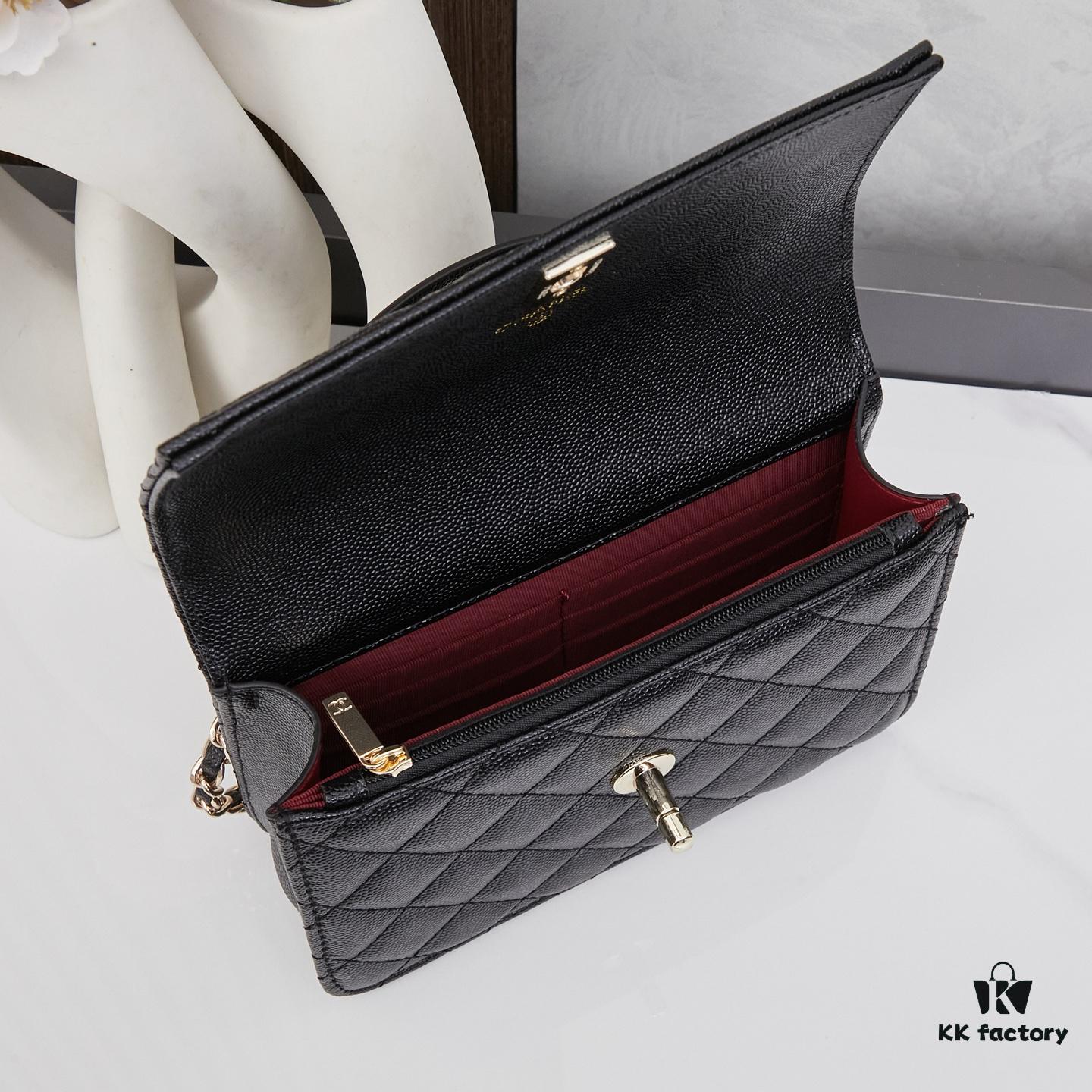 69304406f09edb6de4c4db8c New Chanel 25C Mini Messenger Bag | Multiple Wearing Styles 💼