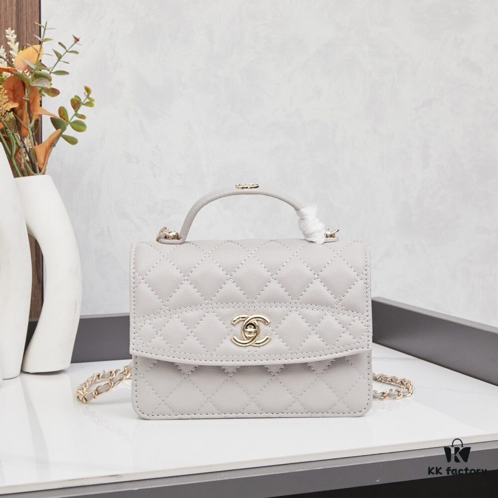 6930440ff09edb6de4c4db9b New Chanel 25C Mini Messenger Bag | Multiple Wearing Styles