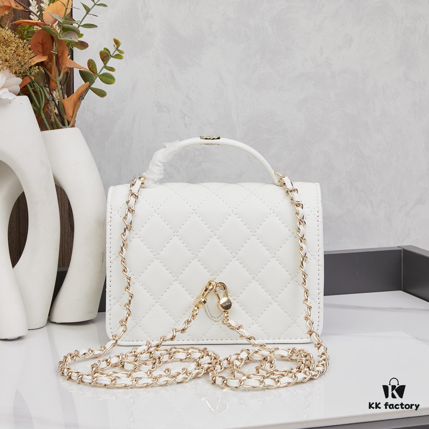 6930441af09edb6de4c4dbad New Chanel 25C Mini Messenger Bag | Multiple Wearing Styles
