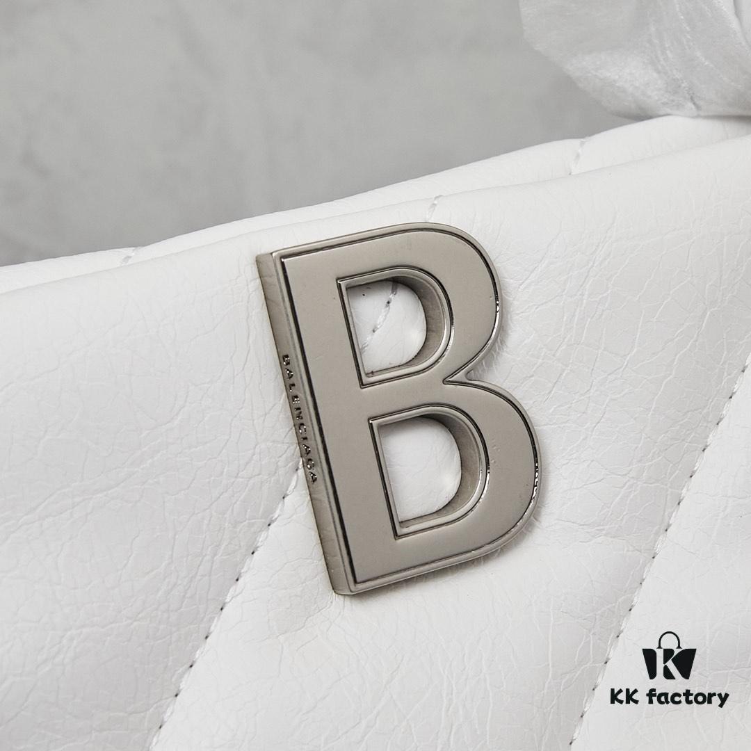 69304449f09edb6de4c4dbf2 Cool Girls, Step In! Balenciaga Fall/Winter New Bags at Discount Prices