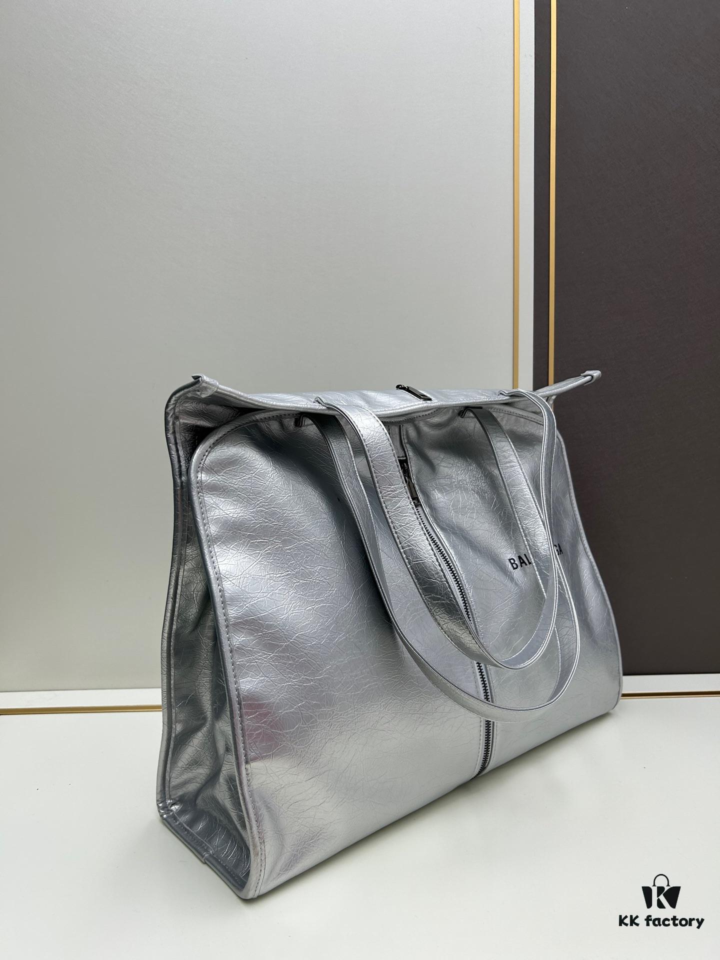 69304461f09edb6de4c4dc0c Box Set, The Trend of Garbage Bag Bags is Too Strong, I'm Obsessed with Balenciaga Again