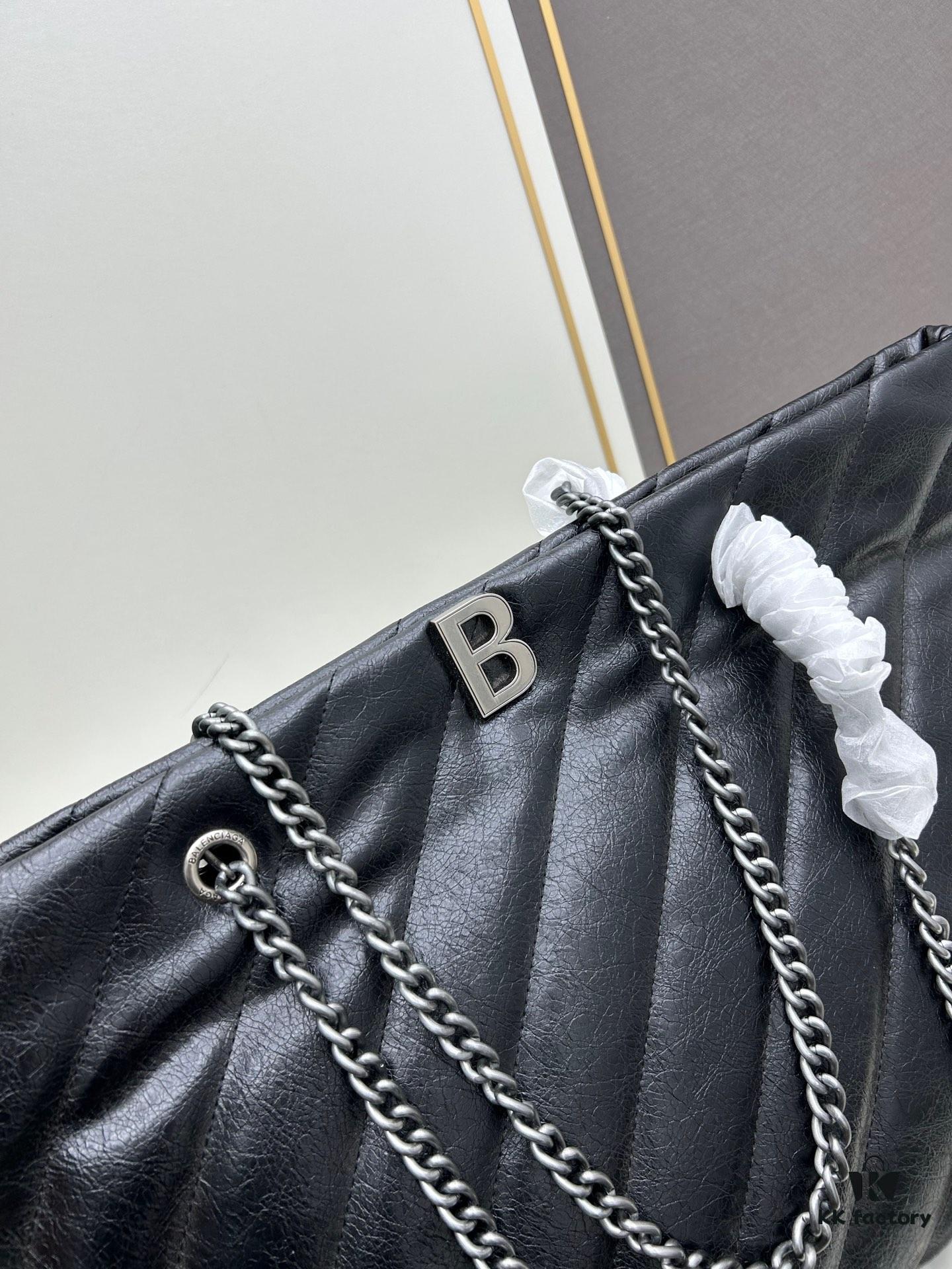 6930447ef09edb6de4c4dc32 Enter, Cool Girls! Balenciaga Fall/Winter New Bags at Discounted Prices
