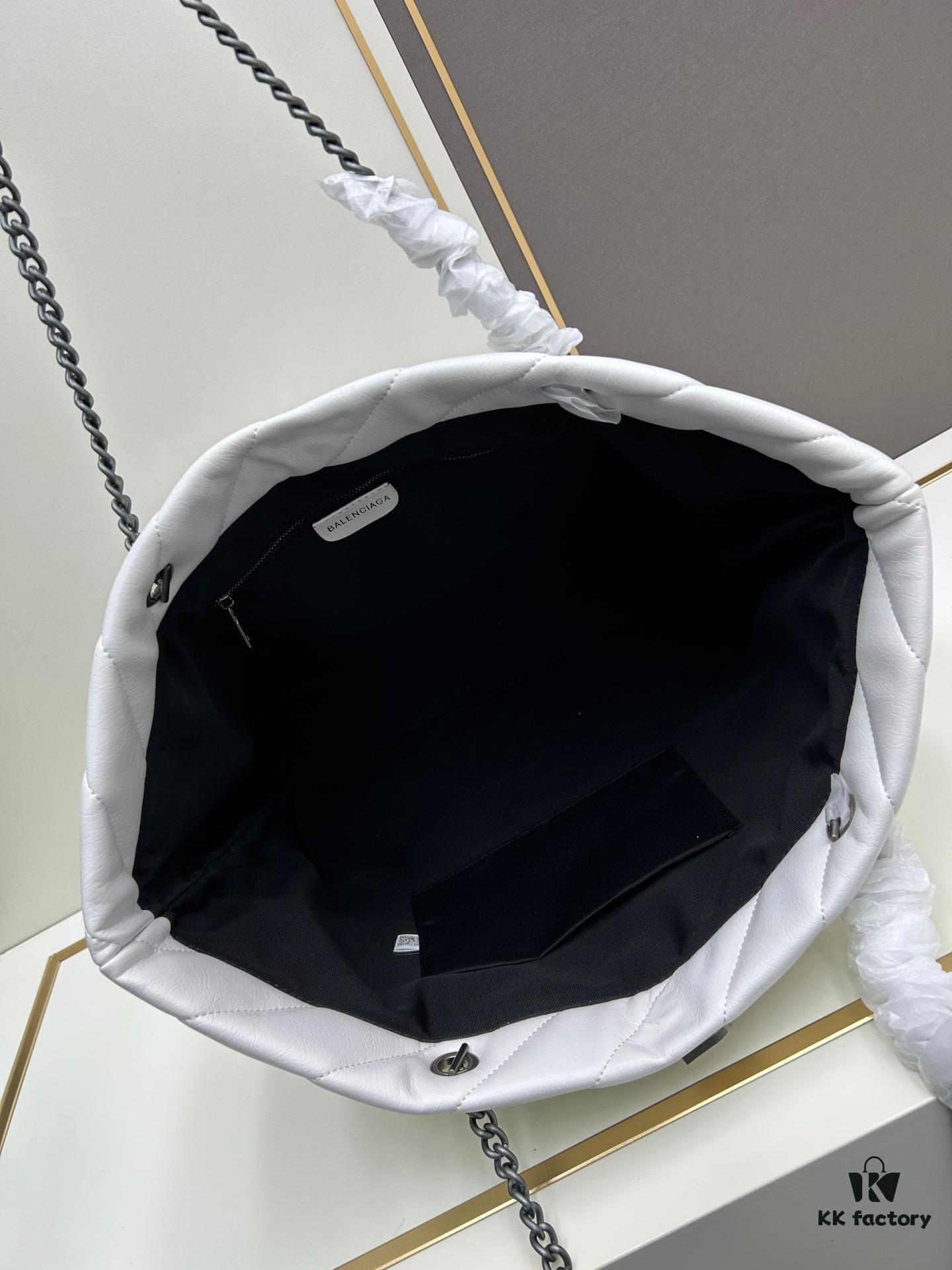 Enter, Cool Girls! Balenciaga Fall/Winter New Bags at Discounted Prices