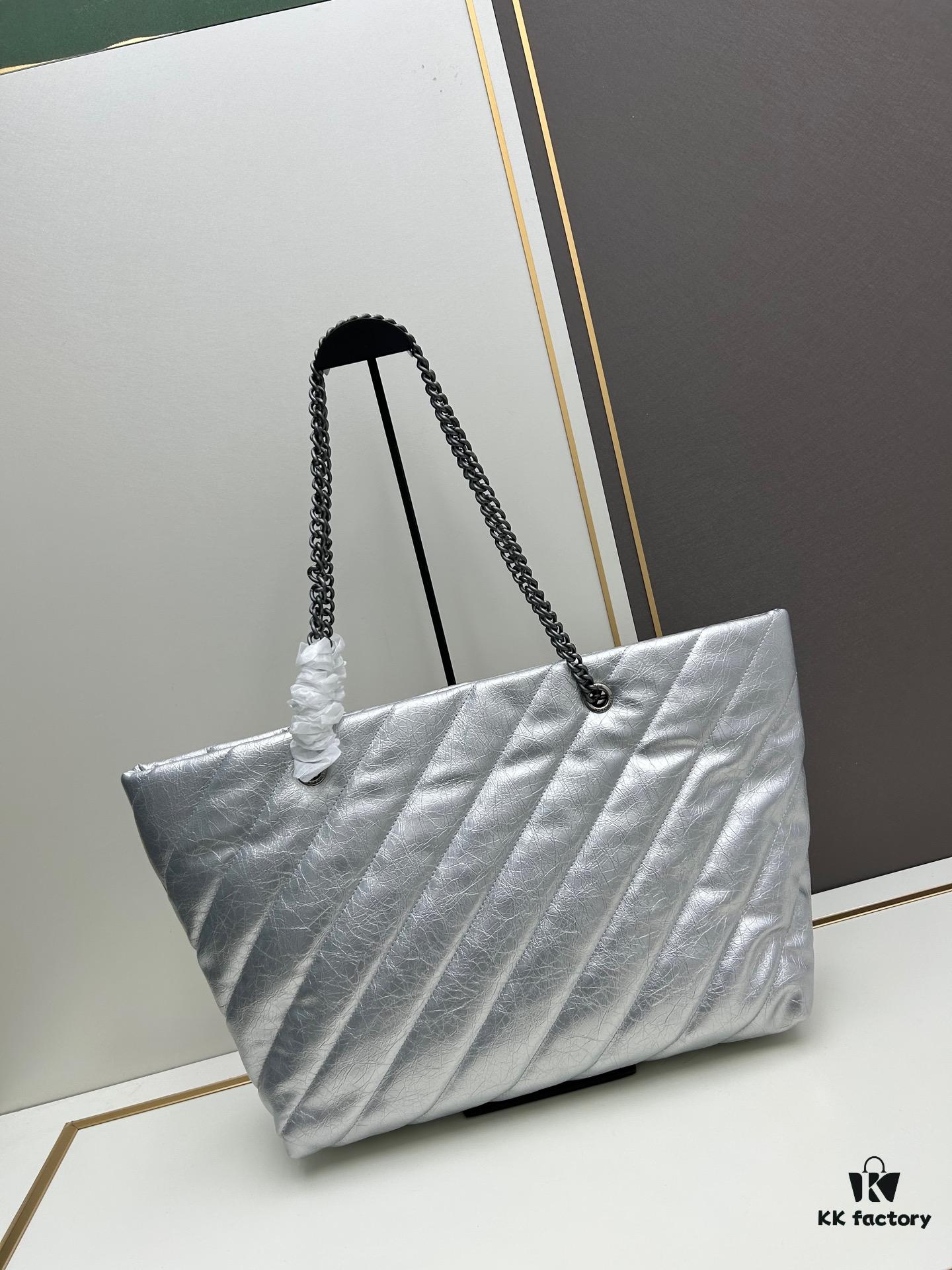 6930448bf09edb6de4c4dc44 Enter, Cool Girls! Balenciaga Fall/Winter New Bags at Discounted Prices