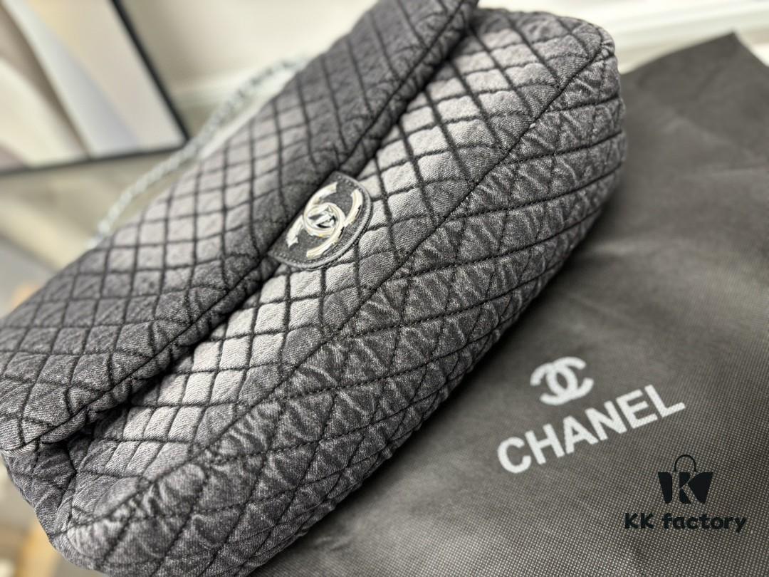 693044a3f09edb6de4c4dc68 Xiao Xiangjia Chanel Vintage Gradient Denim Airport Bag, 140-150 Size, Spacious and Stylish with a Strong Presence
