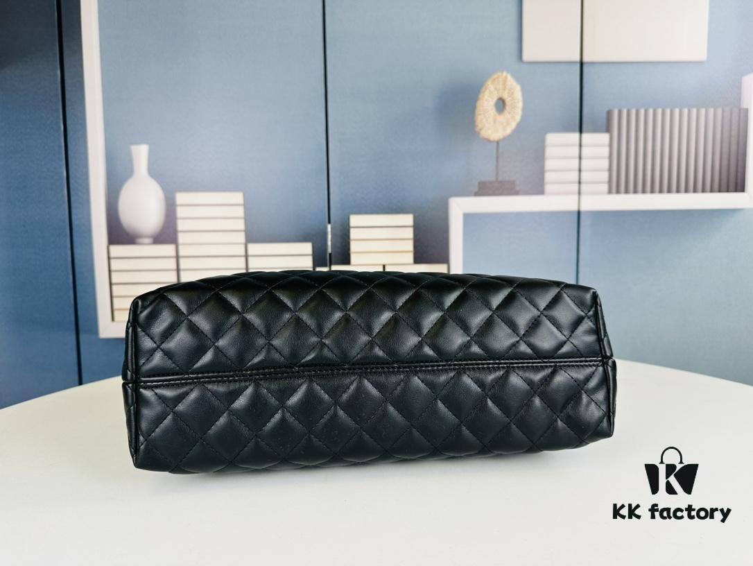 693044aaf09edb6de4c4dc74 New Arrival CHANEL Beach Bag 😍 Full of High-End Elegance