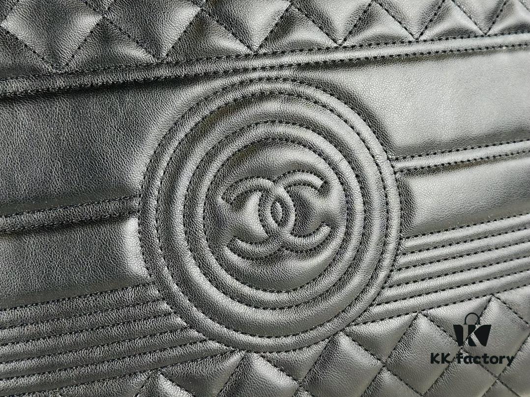 693044abf09edb6de4c4dc76 New Arrival CHANEL Beach Bag 😍 Full of High-End Elegance