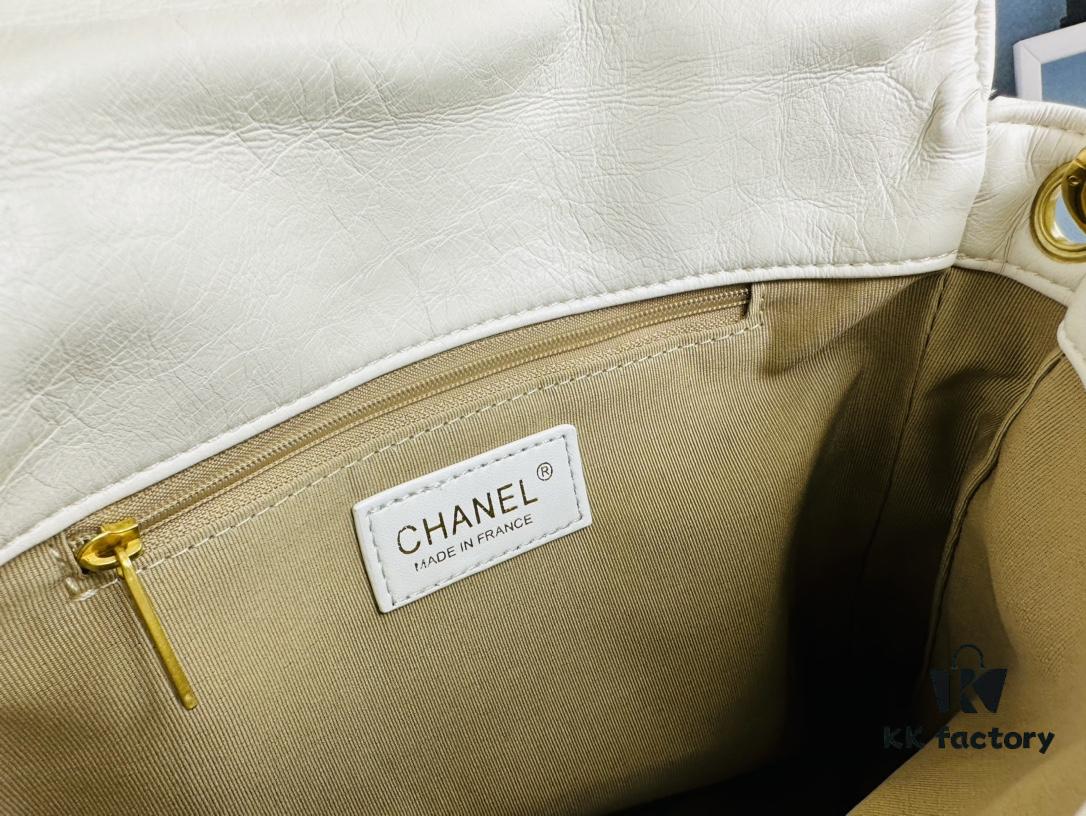 693044f3f09edb6de4c4dce6 New Arrival: Could This Be the Hottest Bag of 2024? Chanel 24P Hippie Hobo
