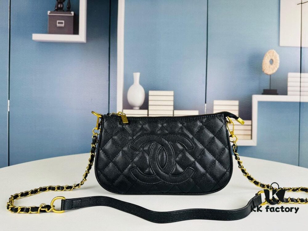 693044f7f09edb6de4c4dced New Arrival Chanel Vintage Black and Gold Shoulder Bag 🖤 Jennie's Style