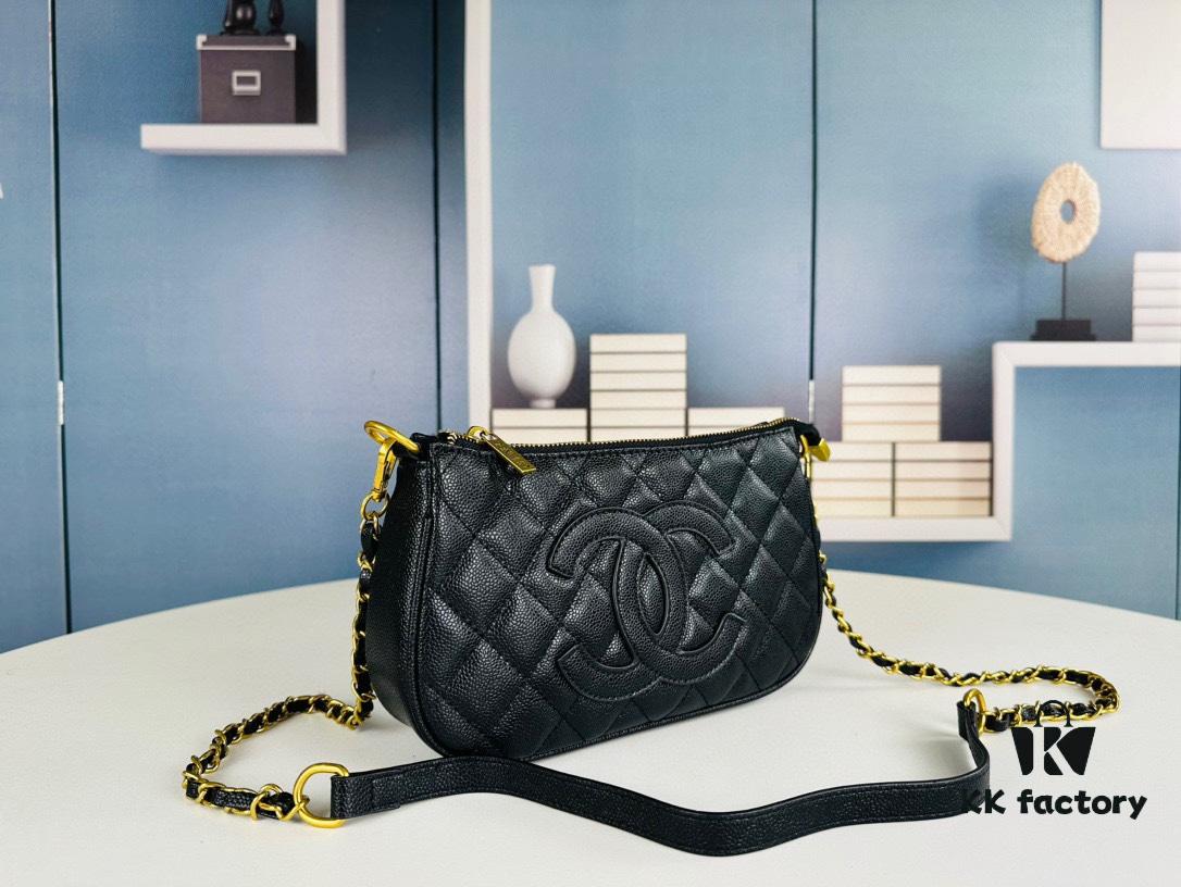 693044f9f09edb6de4c4dcf1 New Arrival Chanel Vintage Black and Gold Shoulder Bag 🖤 Jennie's Style