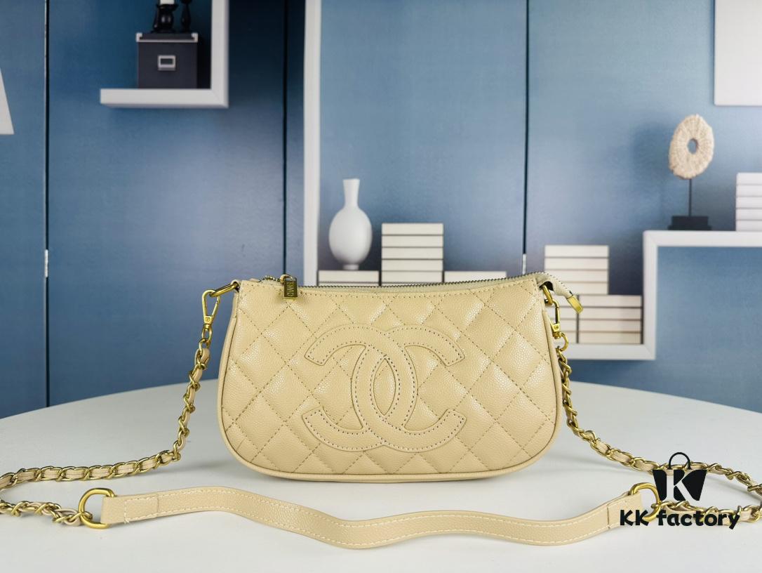 693044fdf09edb6de4c4dcf9 New Arrival Chanel Vintage Black and Gold Shoulder Bag 🖤 Jennie's Style