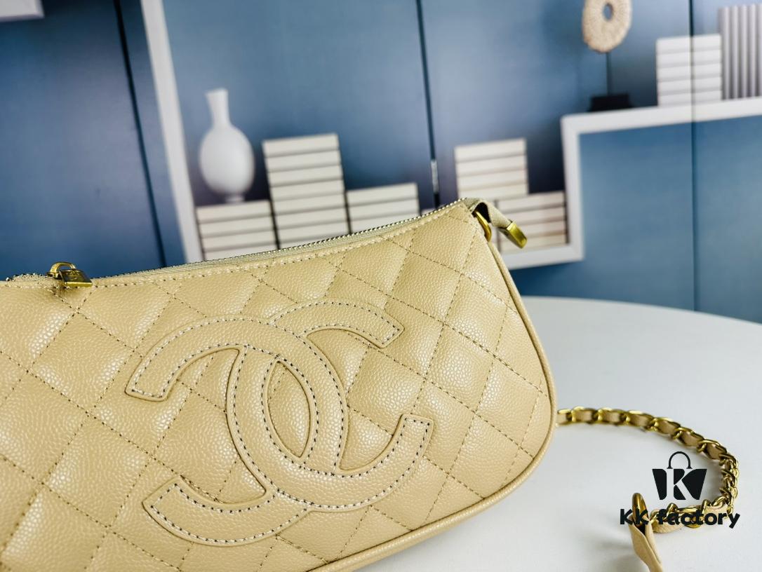 693044fef09edb6de4c4dcfa New Arrival Chanel Vintage Black and Gold Shoulder Bag 🖤 Jennie's Style