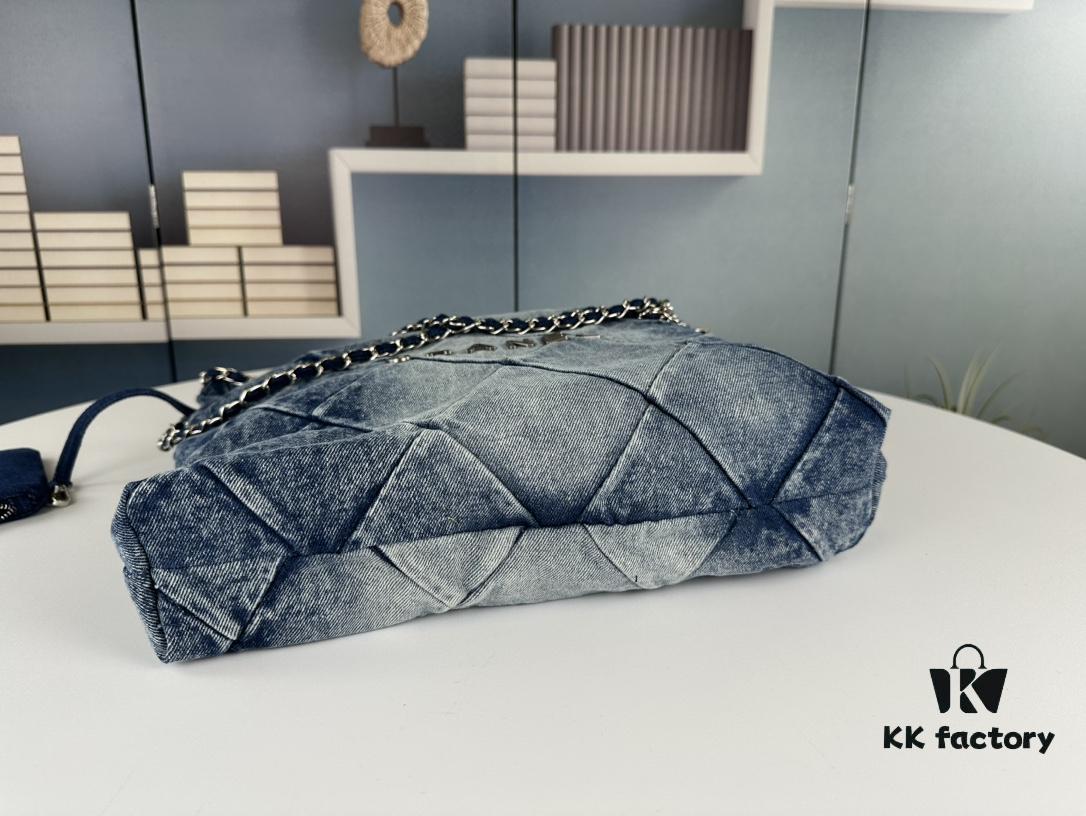 69304517f09edb6de4c4dd1e Large Size Bestseller – Absolutely Stunning! Finally Here: Chanel Denim 22Bag in 23C