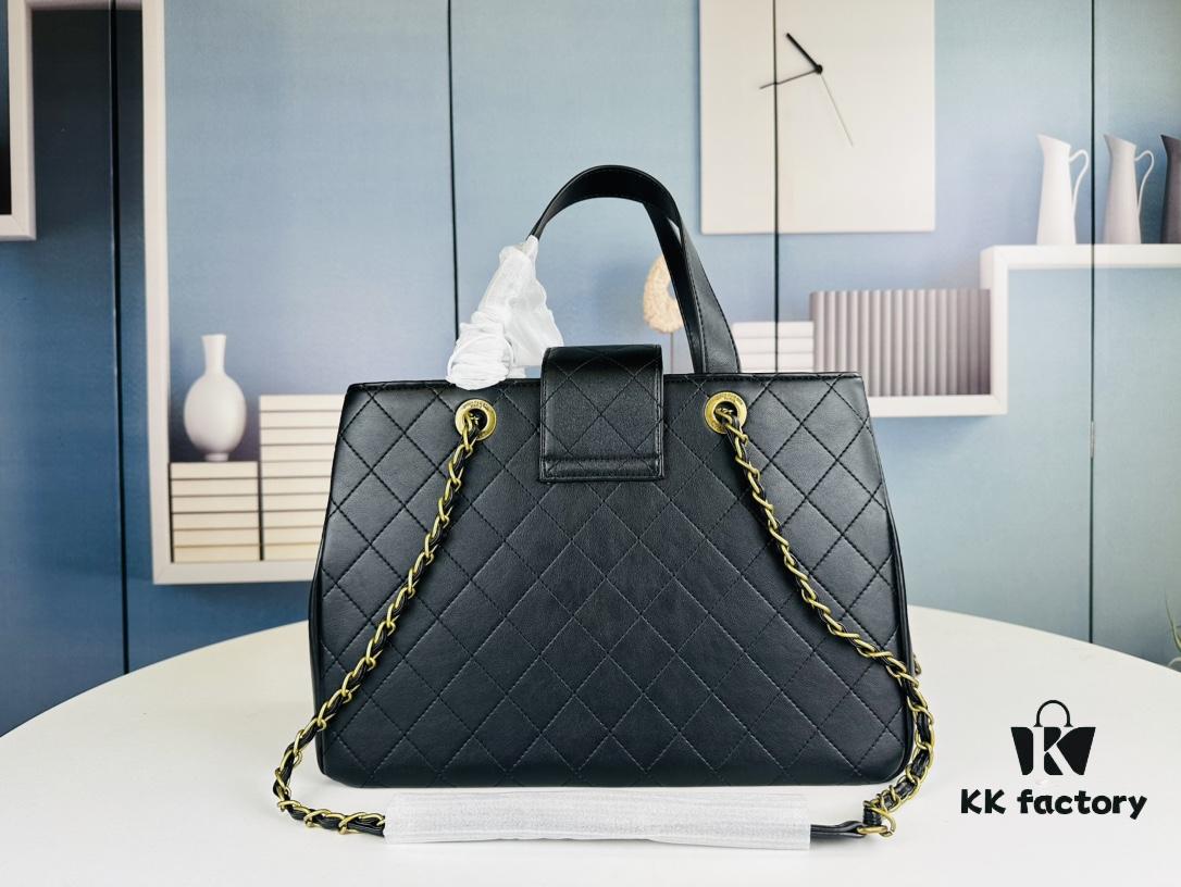 6930456ef09edb6de4c4dd8c New Arrival Chanel 24C Vintage Style Messenger Bag