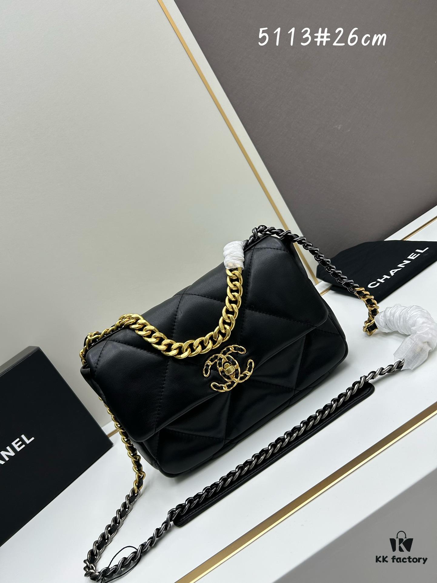 Upgraded Ohanel Fall/Winter 19 Bag Combining All Classic Pillow Bag Elements