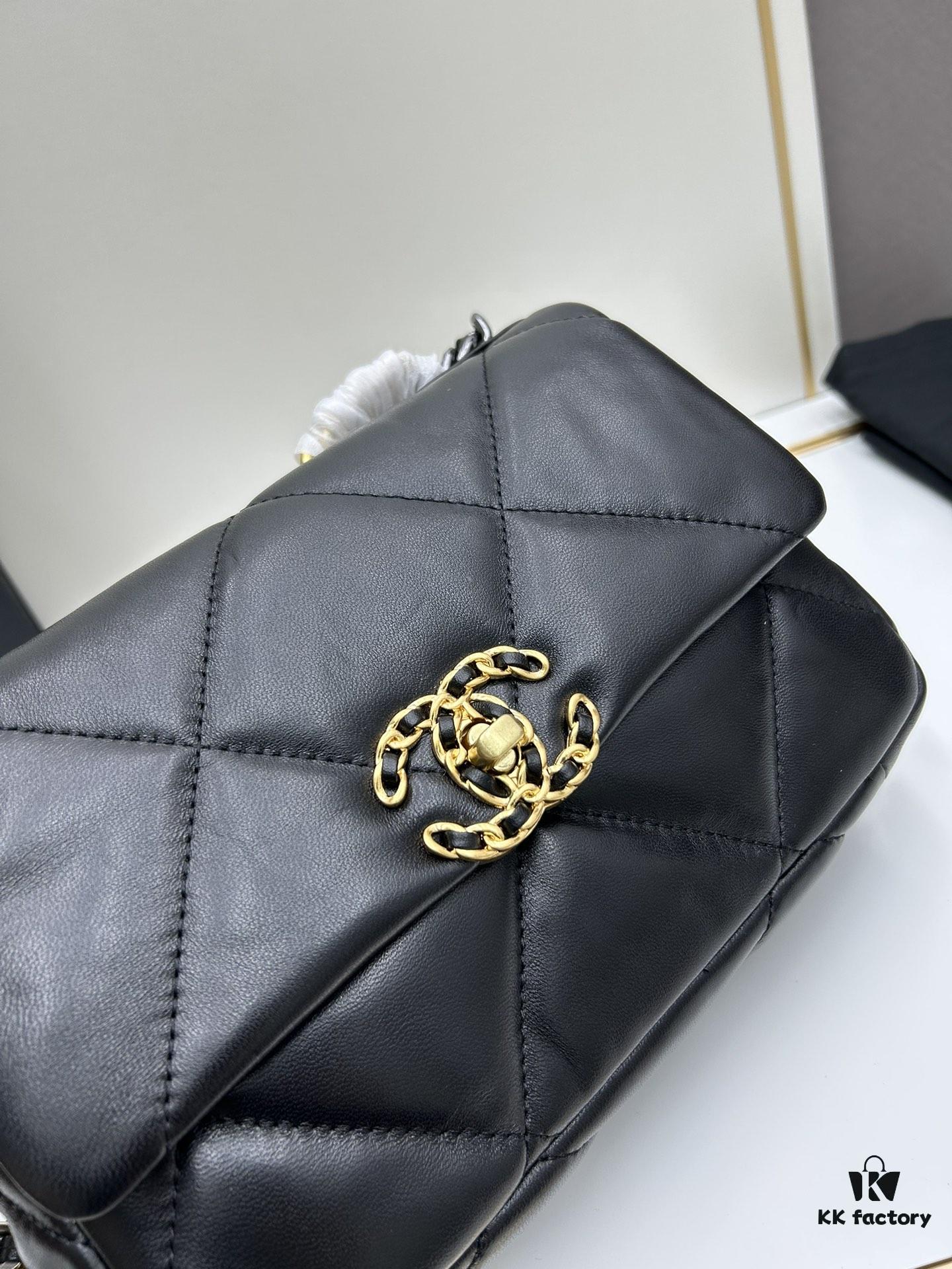 Upgraded Ohanel Fall/Winter 19 Bag Combining All Classic Pillow Bag Elements
