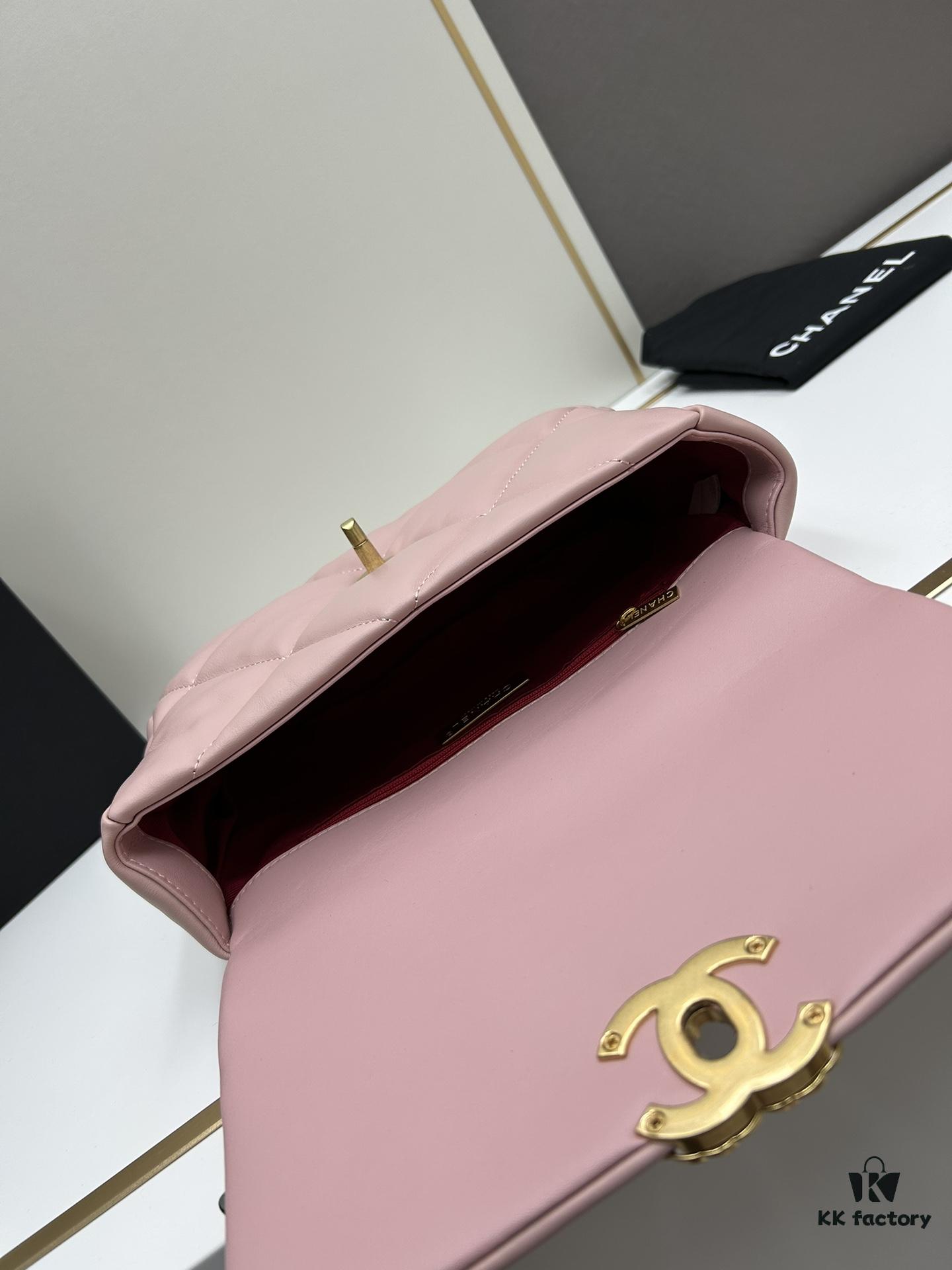 69304587f09edb6de4c4dda6 Upgraded Ohanel Fall/Winter 19 Bag – A Perfect Fusion of Classic Flap Bag Elements