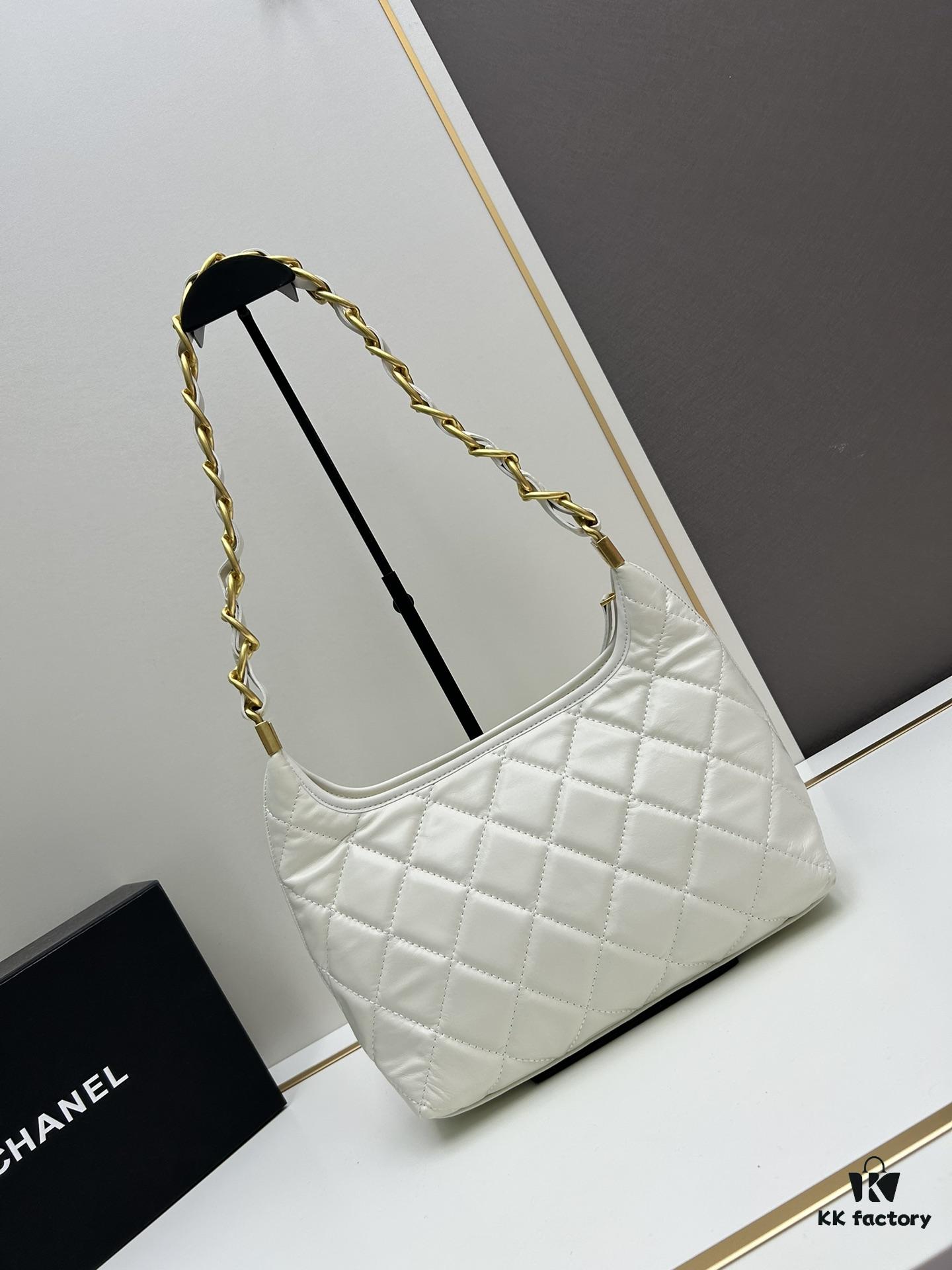 693045bbf09edb6de4c4ddee CHANEL 24A Large Hobo Bag in Vintage Wax Leather – In Stock Now