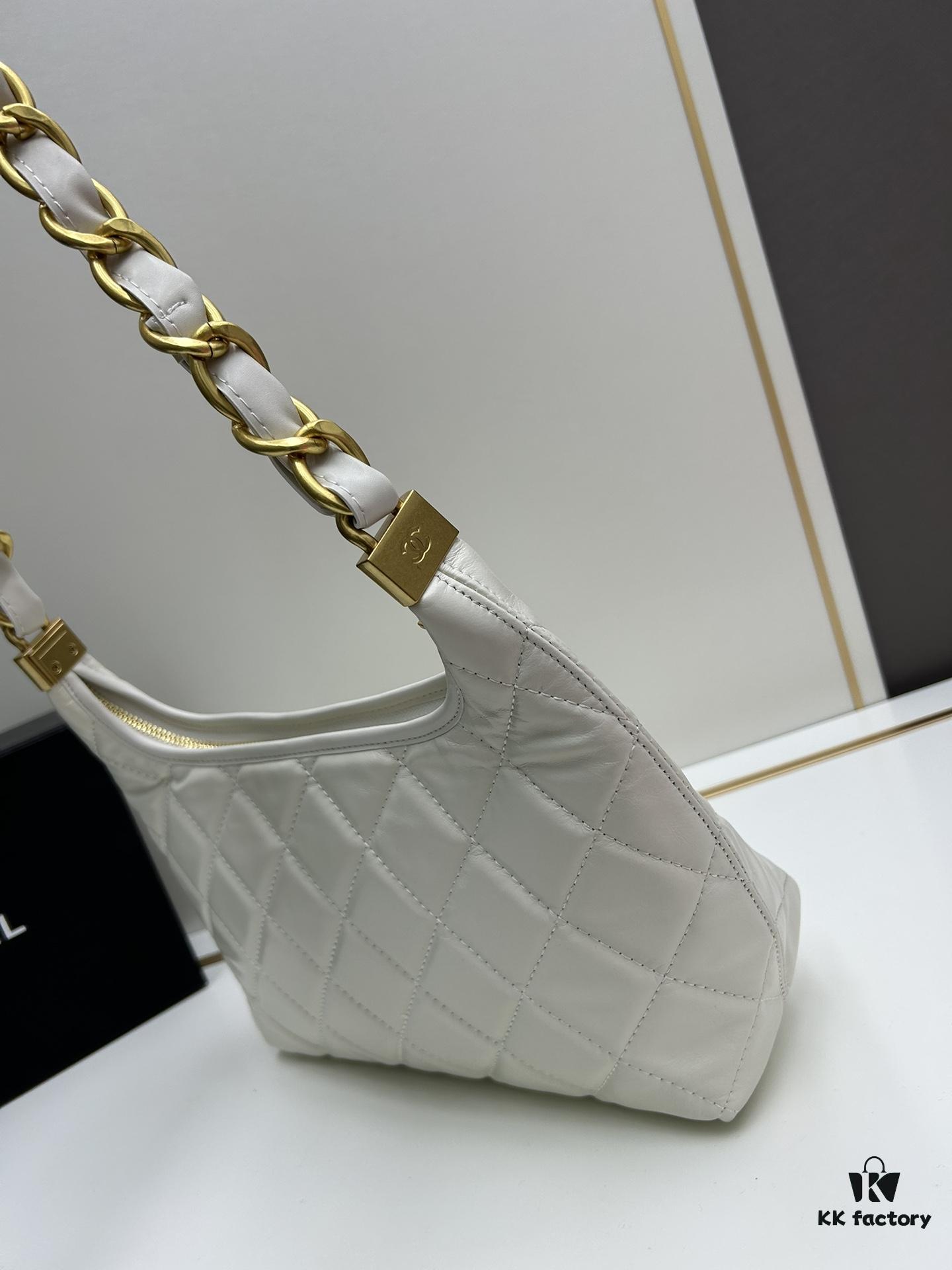 693045bcf09edb6de4c4ddf0 CHANEL 24A Large Hobo Bag in Vintage Wax Leather – In Stock Now