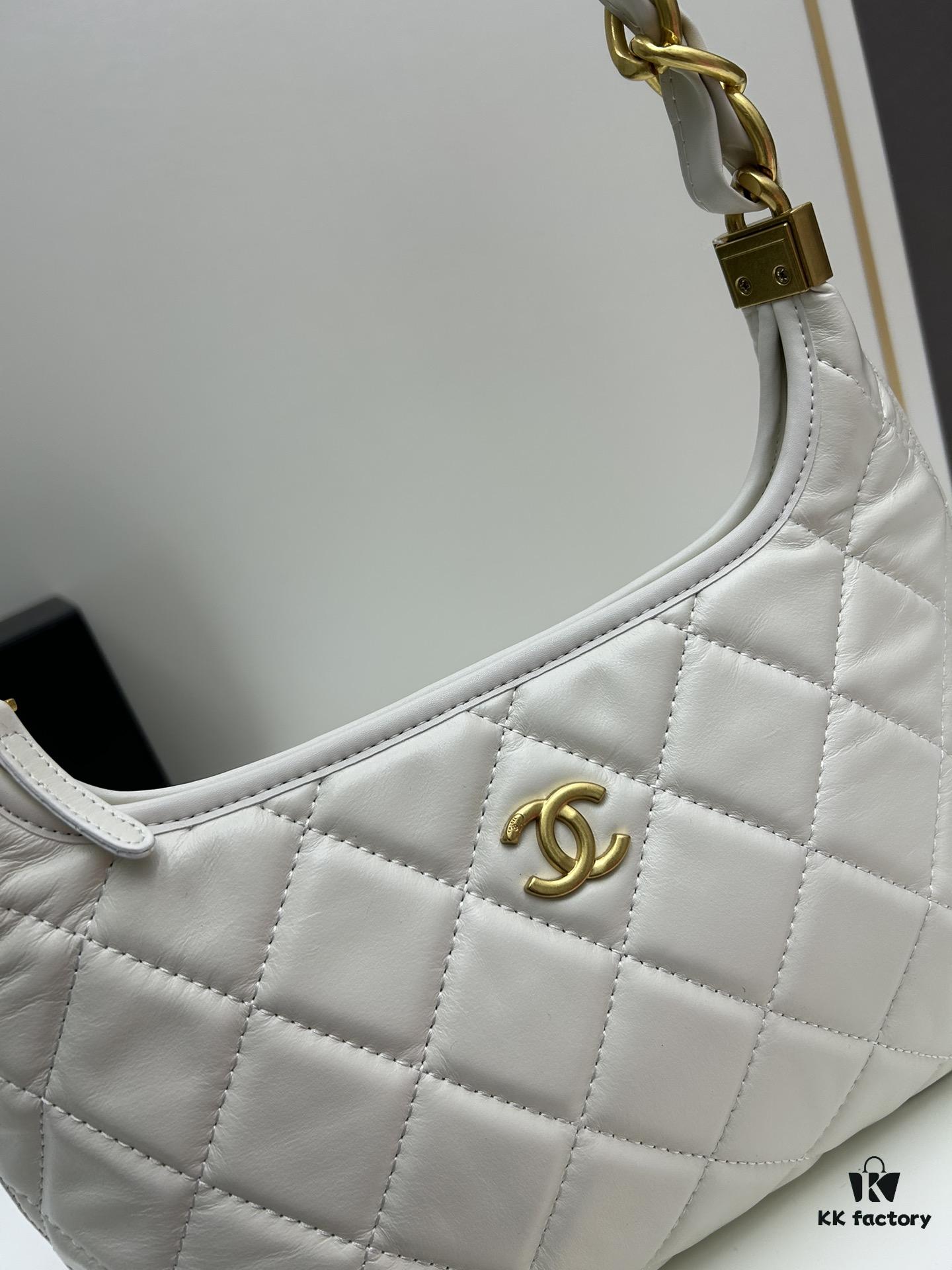 693045bdf09edb6de4c4ddf1 CHANEL 24A Large Hobo Bag in Vintage Wax Leather – In Stock Now