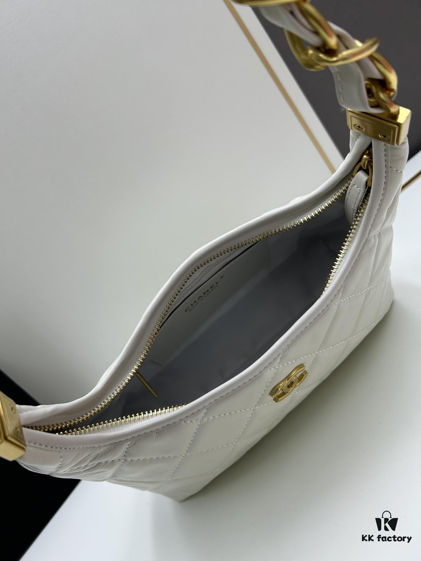693045c1f09edb6de4c4ddf4 CHANEL 24A Large Hobo Bag in Vintage Wax Leather – In Stock Now