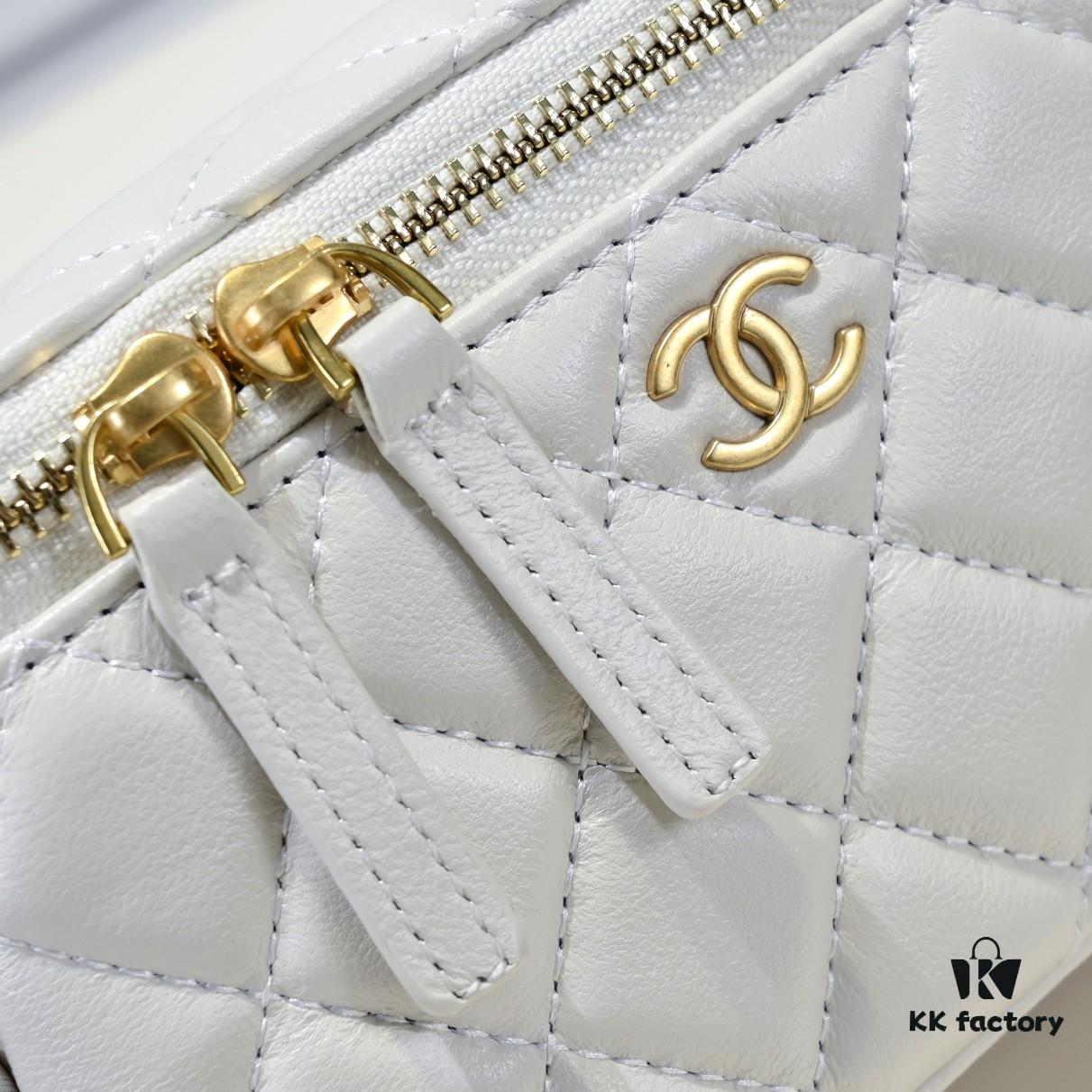 693045eaf09edb6de4c4de1c Chanel 2022 Autumn/Winter New Arrival Golden Ball Compact Makeup Case - Small Storage Box, Original Hardware, Imported Lambskin