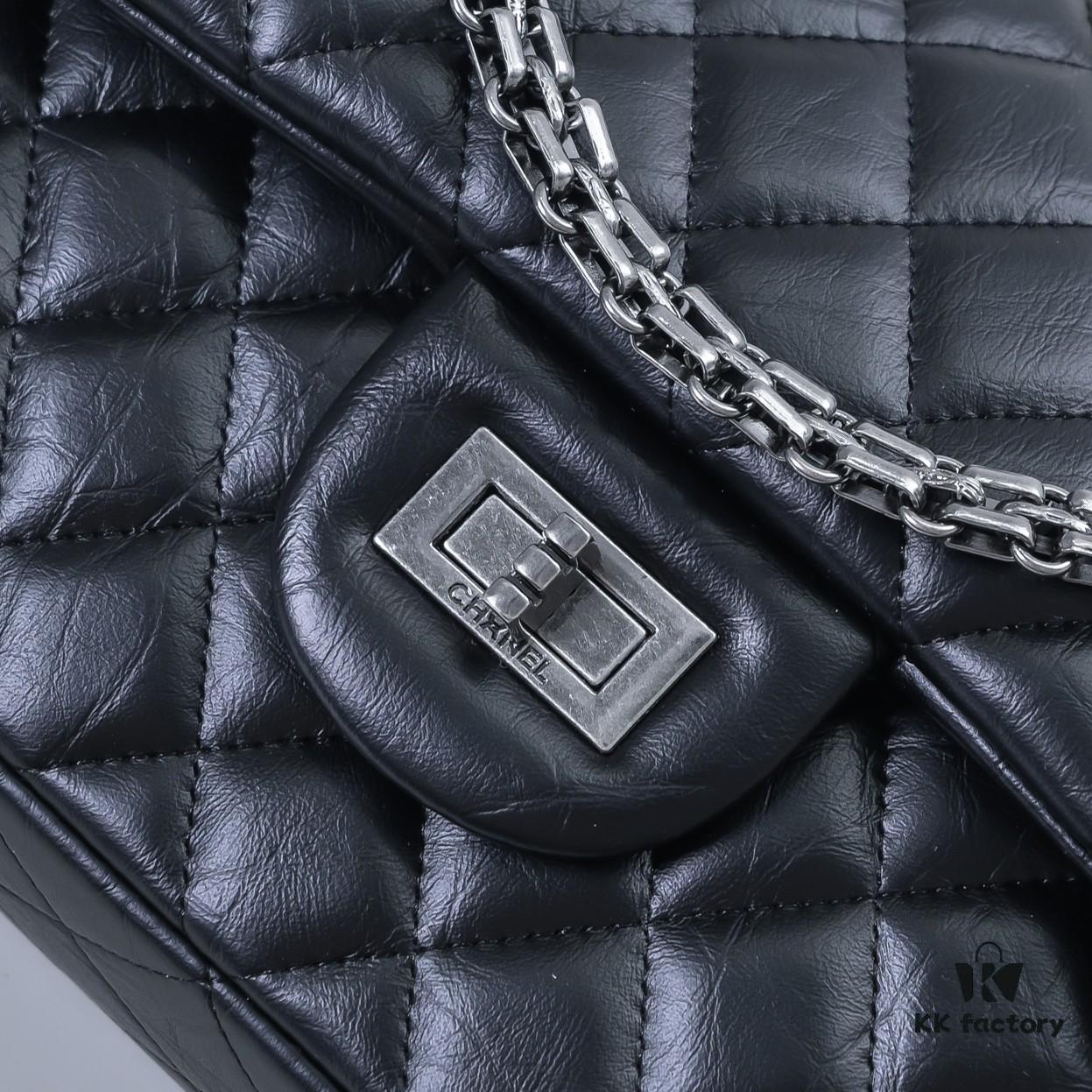 693045f2f09edb6de4c4de26 Chanel 2.55 Reissue Eternal Classic Autumn/Winter 2019 Official Latest Imported Calfskin Leather, Fine and Soft Texture, Comfortable to the Touch, Comparable to Boutique Quality. 2.55 is a Square Flap Bag with a Metal Chain, Double Compartment, Turn-Lock Closure, Named After Its Birth Month—February 1955