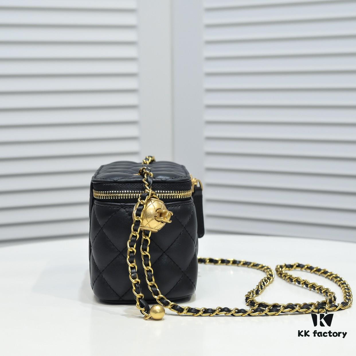 6930460ff09edb6de4c4de4a Chanel 2022 Autumn/Winter New Arrival 💞 Mini Powder Compact Case in Golden Sphere Design - Small Storage Box with Original Hardware, Imported Lamb Leather