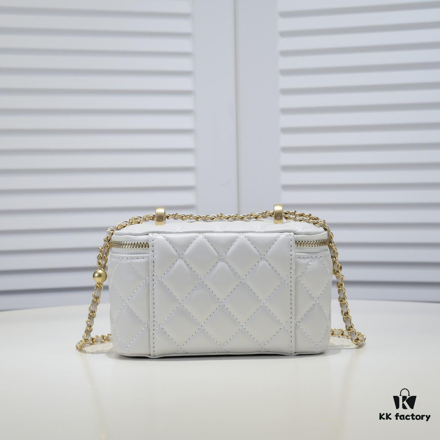 69304618f09edb6de4c4de57 Chanel 2022 Fall/Winter New Arrival Gold Ball Compact Makeup Case - Small Storage Box with Original Hardware, Imported Lambskin