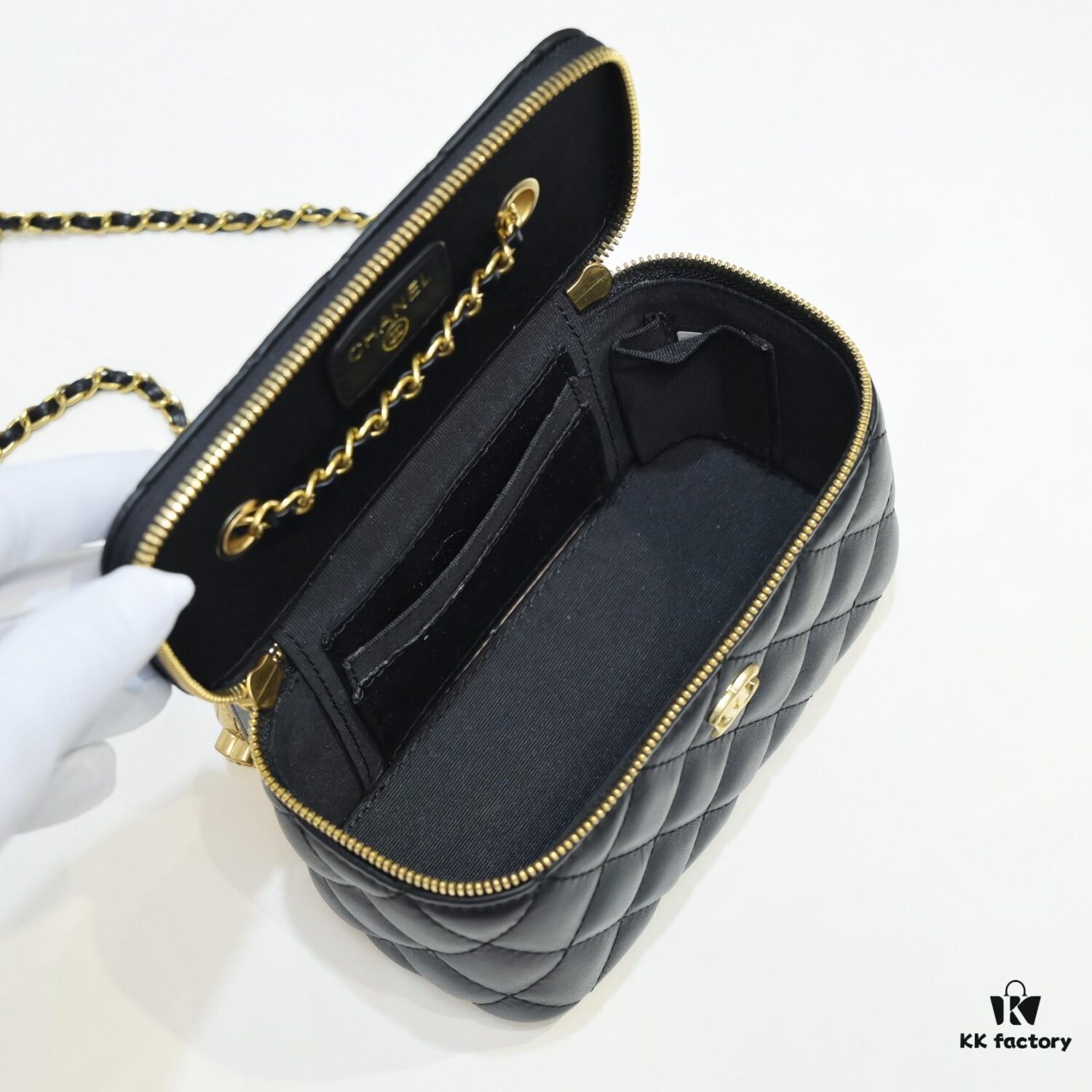 6930461af09edb6de4c4de58 Chanel 2022 Autumn/Winter New Arrival 💞 Mini Powder Compact Case in Golden Sphere Design - Small Storage Box with Original Hardware, Imported Lamb Leather