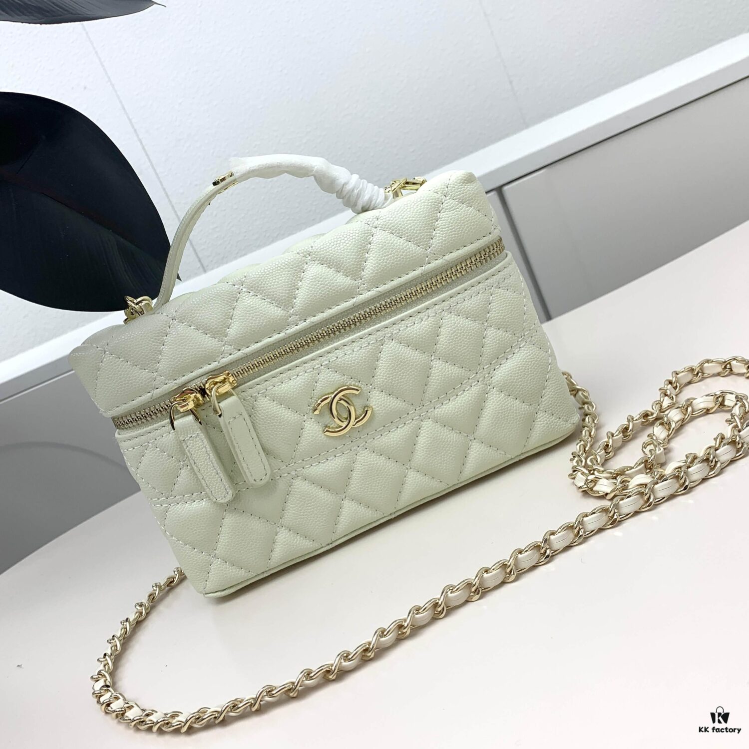 693046b4f09edb6de4c4df18 Chanel 25c LPCHANL - Vintage Elegance with Sophisticated Charm