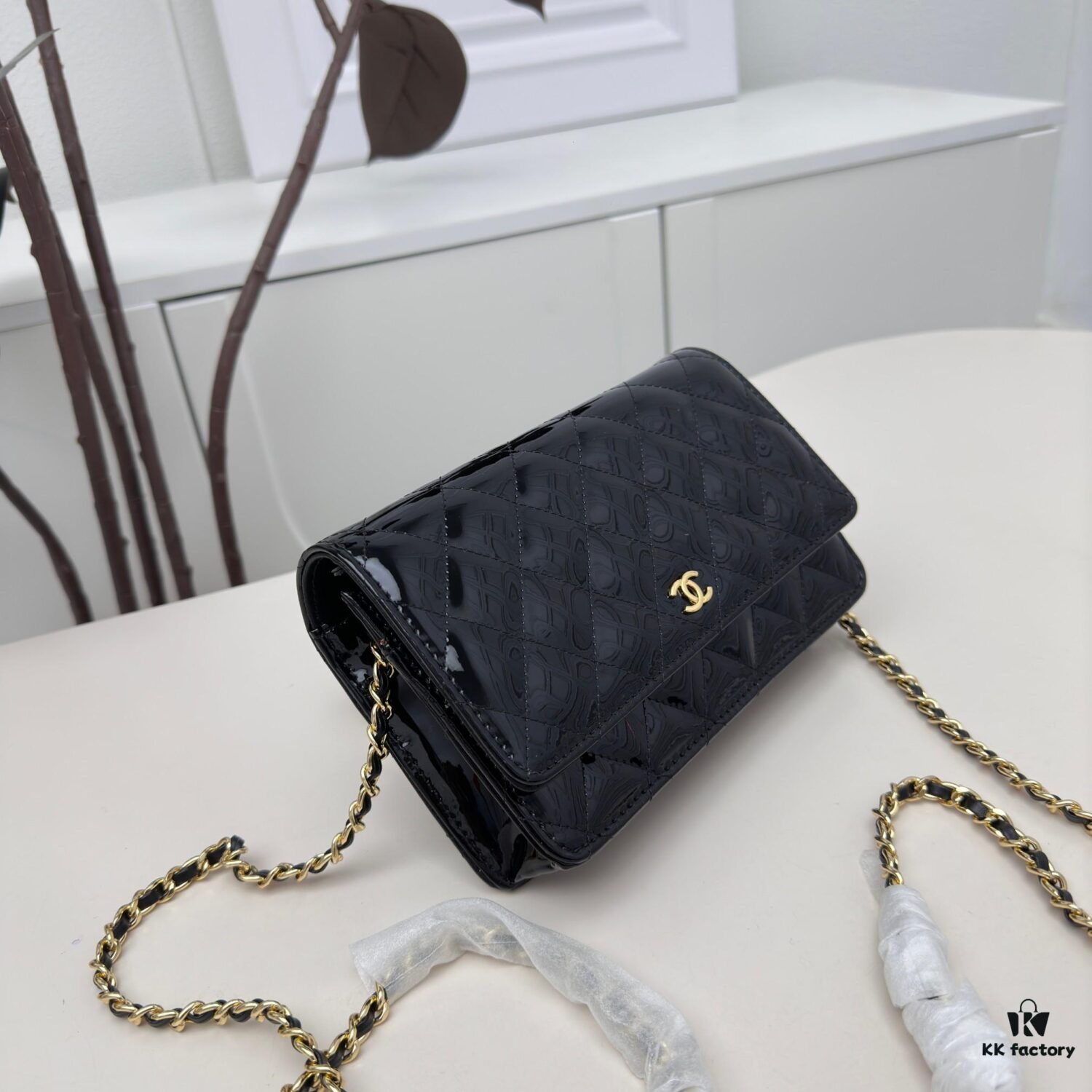 693046def09edb6de4c4df43 Top Quality Authentic Sheepskin Chanel WOC Classic Fortune Bag, Adjustable Chain for Crossbody or Shoulder Wear, Compact Yet Spacious with Card Slots, Zipper Compartment, and Coin Pocket