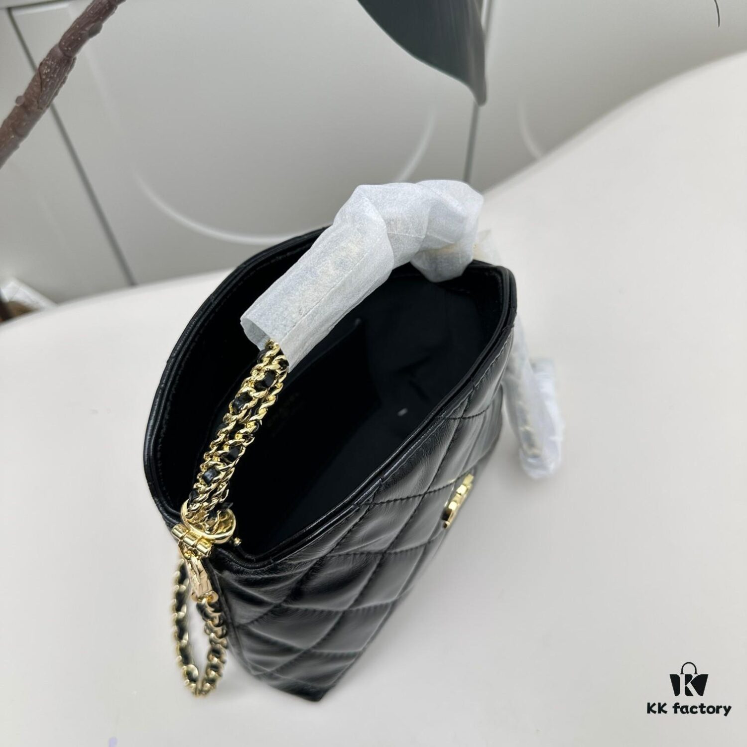 Chanel CHANEL 24A Handle Lunchbox Bag