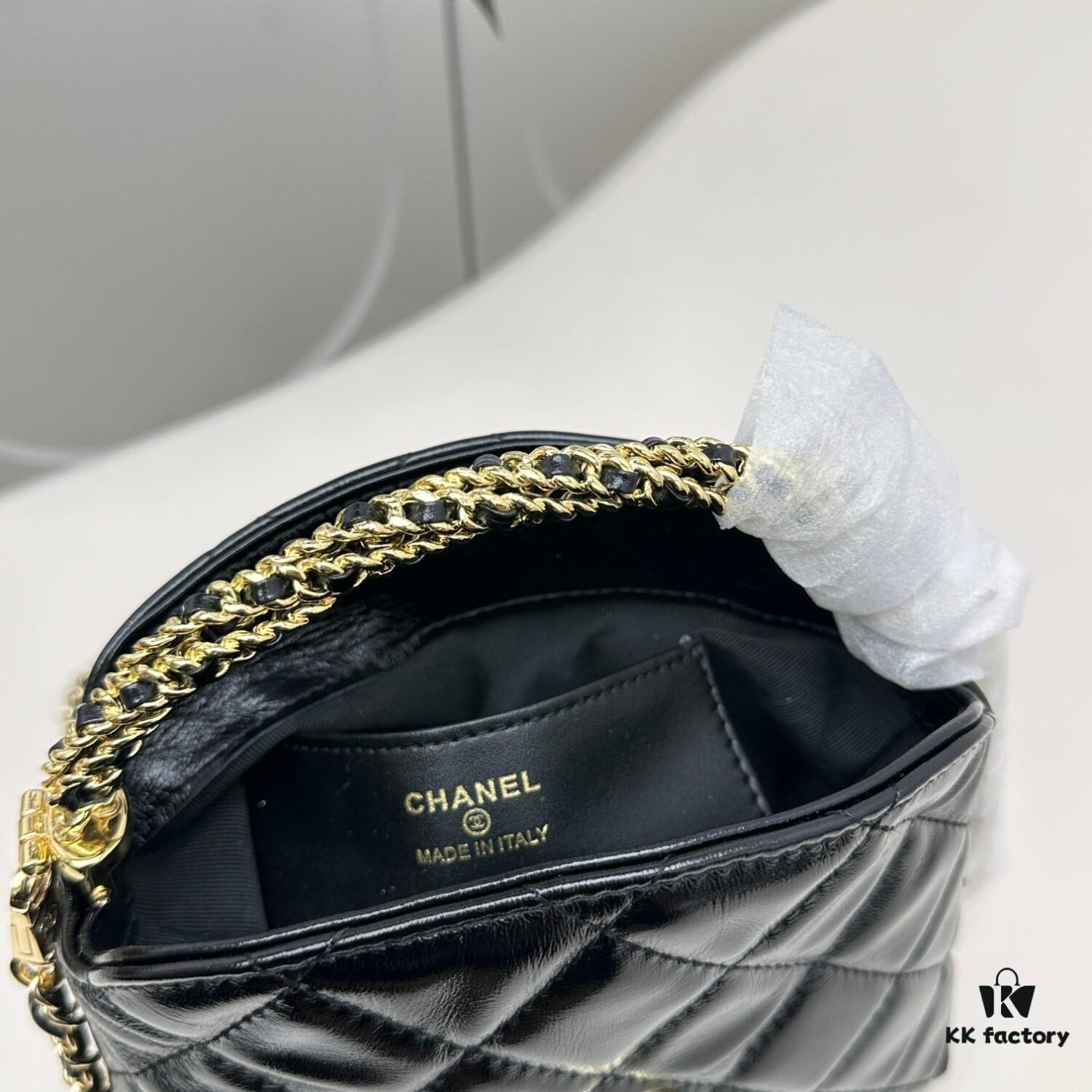 Chanel CHANEL 24A Handle Lunchbox Bag