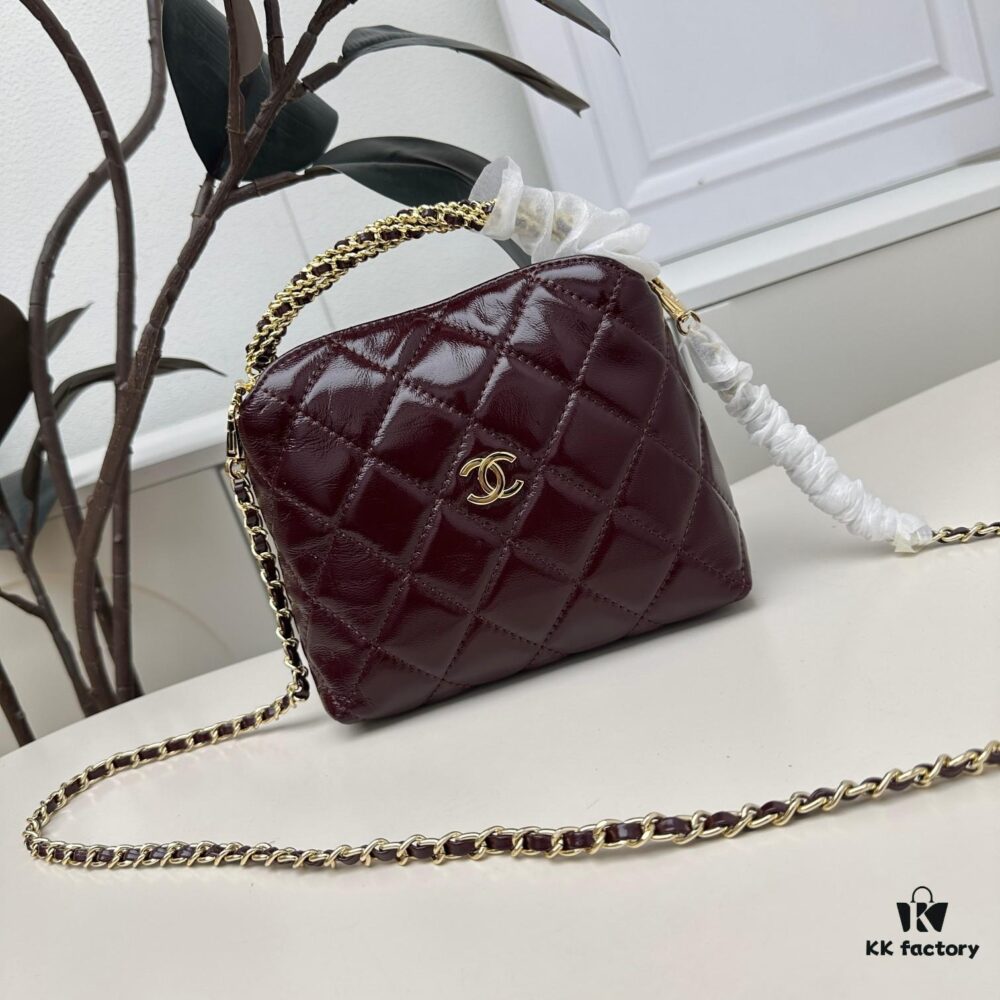 693046edf09edb6de4c4df52 Chanel CHANEL 24A Handle Lunchbox Bag